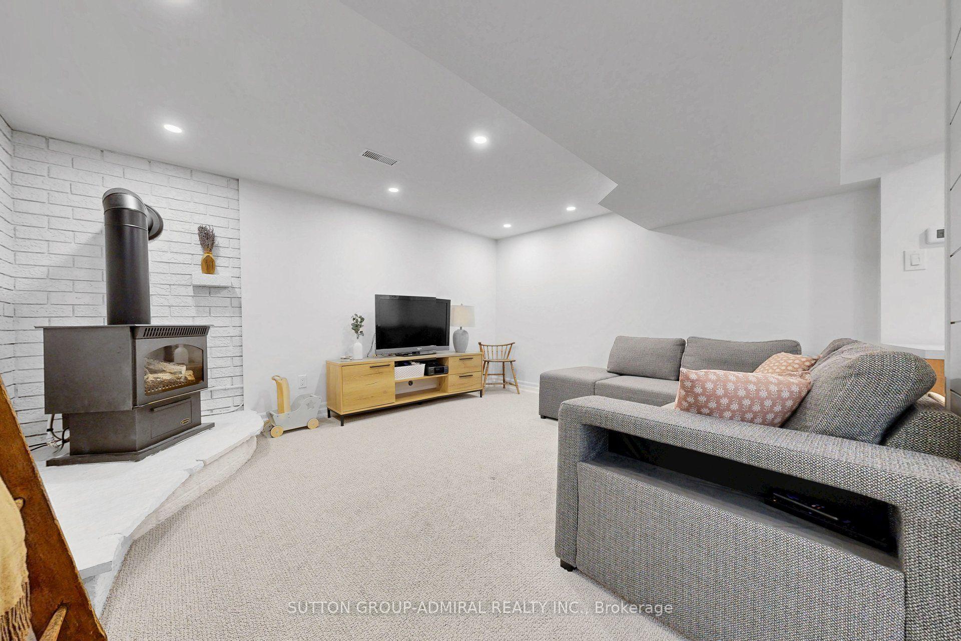 Photo 38 of 149 Little Avenue, Barrie, Allandale Heights — HOMEH