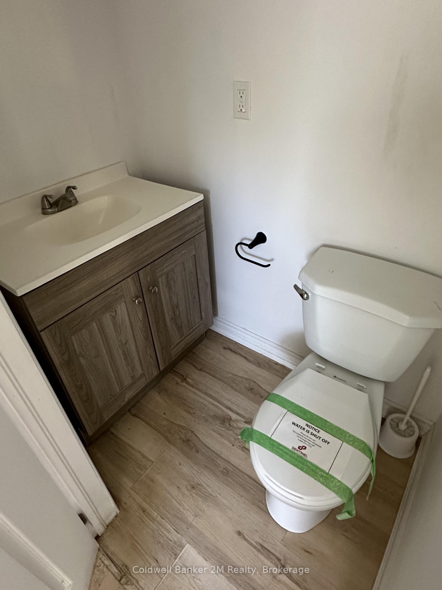 Photo 8 of 386 Pine Avenue, Oshawa, Vanier — HOMEH