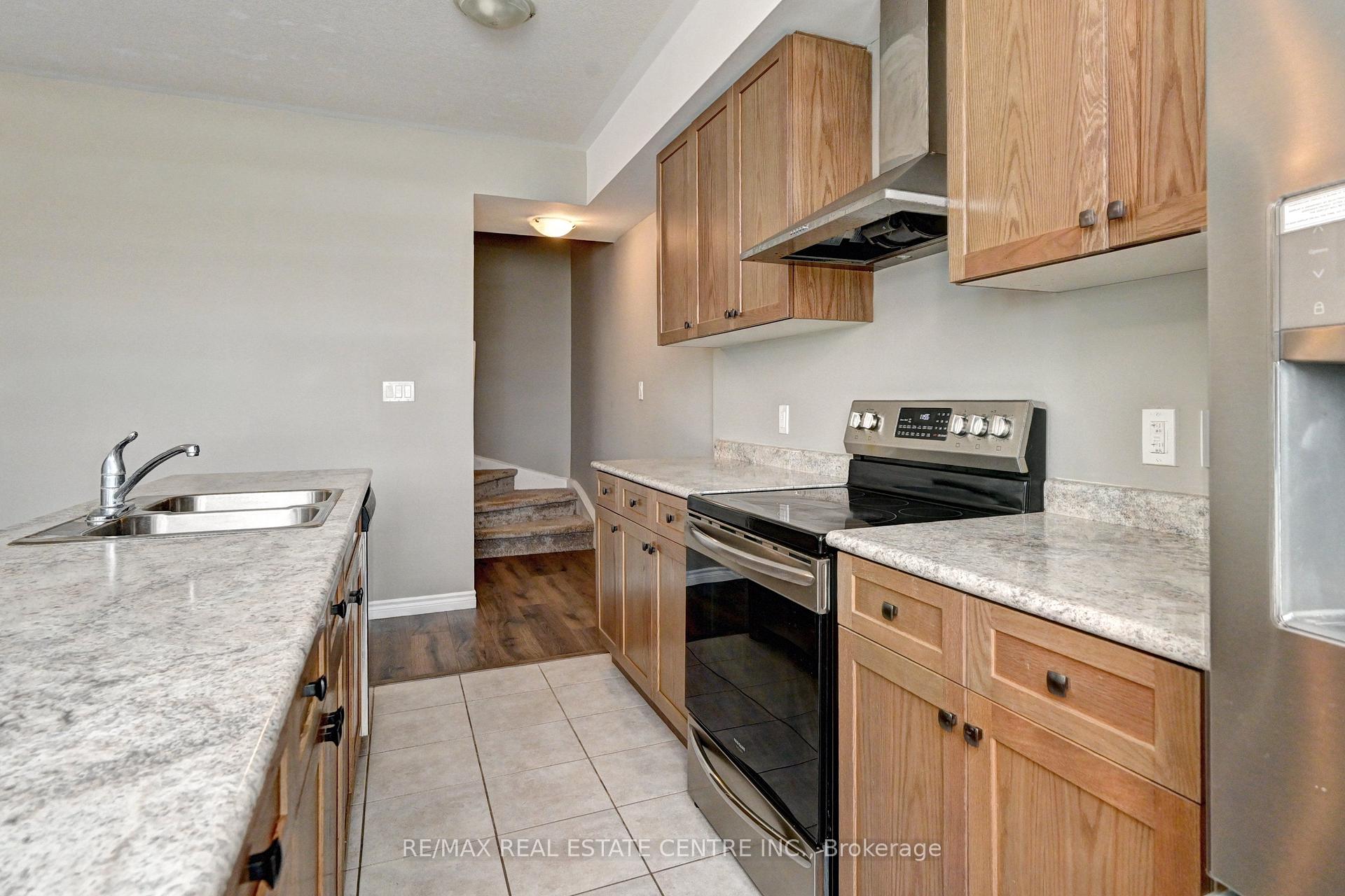 Photo 2 of Unit 51, 102 Wheat Lane, Kitchener — HOMEH