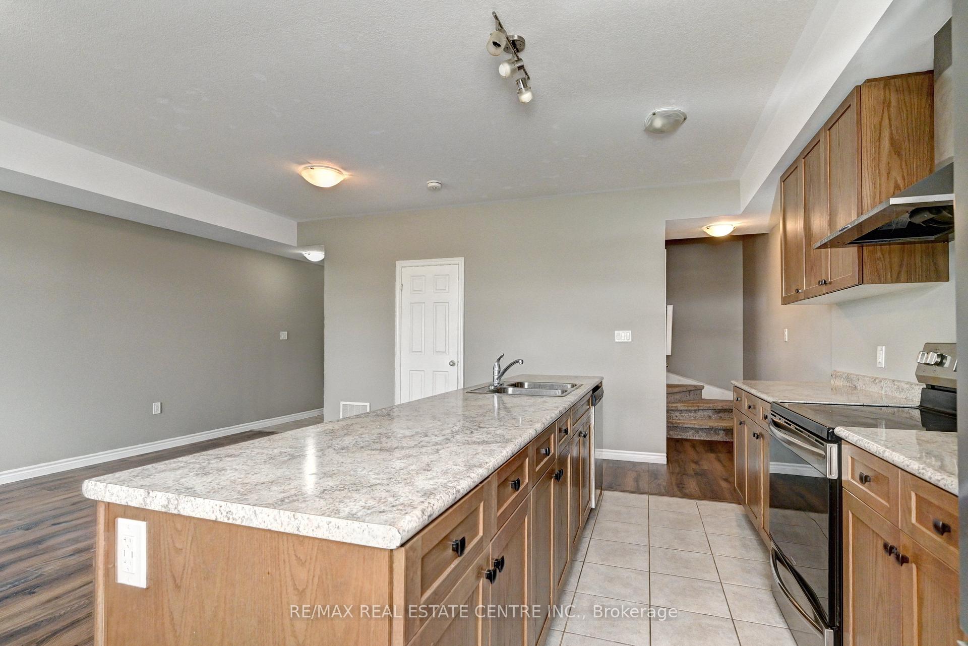 Photo 13 of Unit 51, 102 Wheat Lane, Kitchener — HOMEH