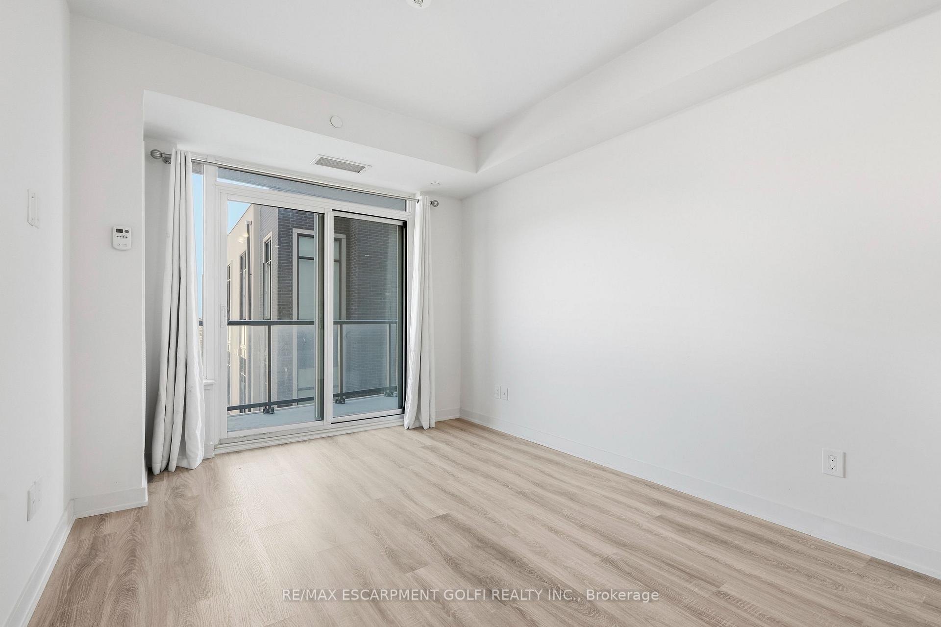Photo 4 of Unit 304, 385 Winston Road, Grimsby, Grimsby Beach — HOMEH