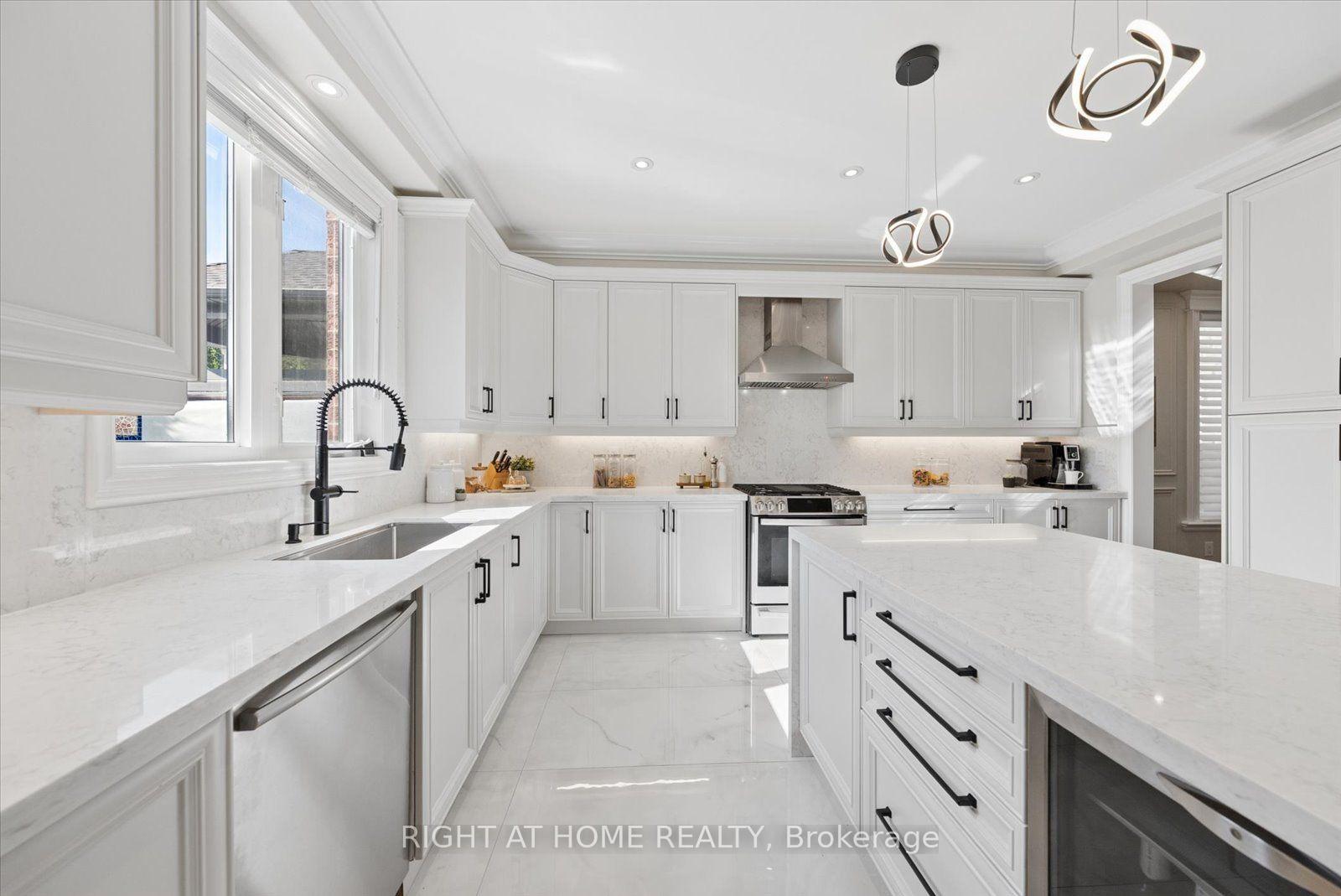 Photo 12 of 12 Roderick Court, Richmond Hill, Jefferson — HOMEH