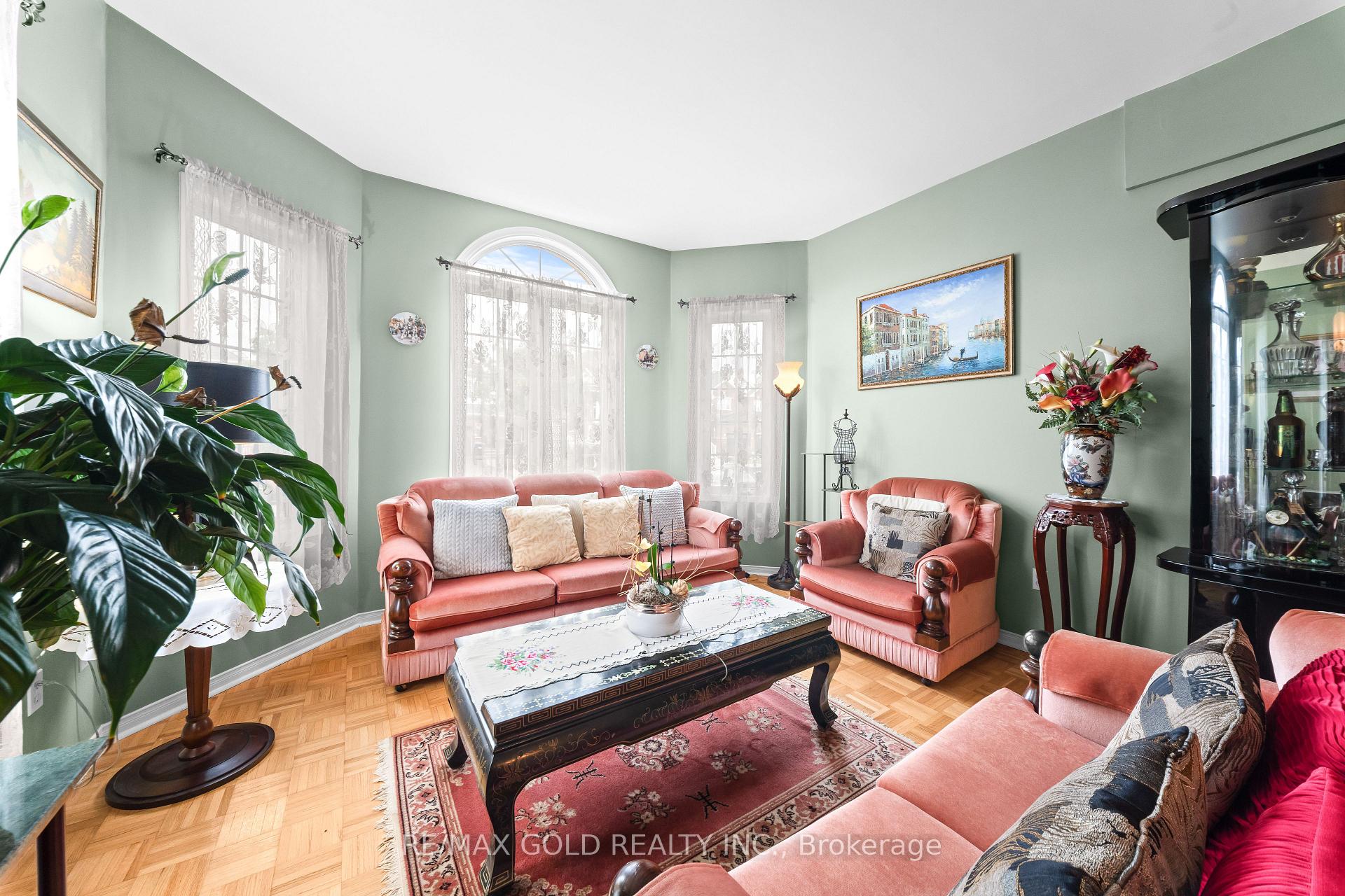 Photo 4 of 35 Goreridge Crescent, Brampton, Bram East — HOMEH
