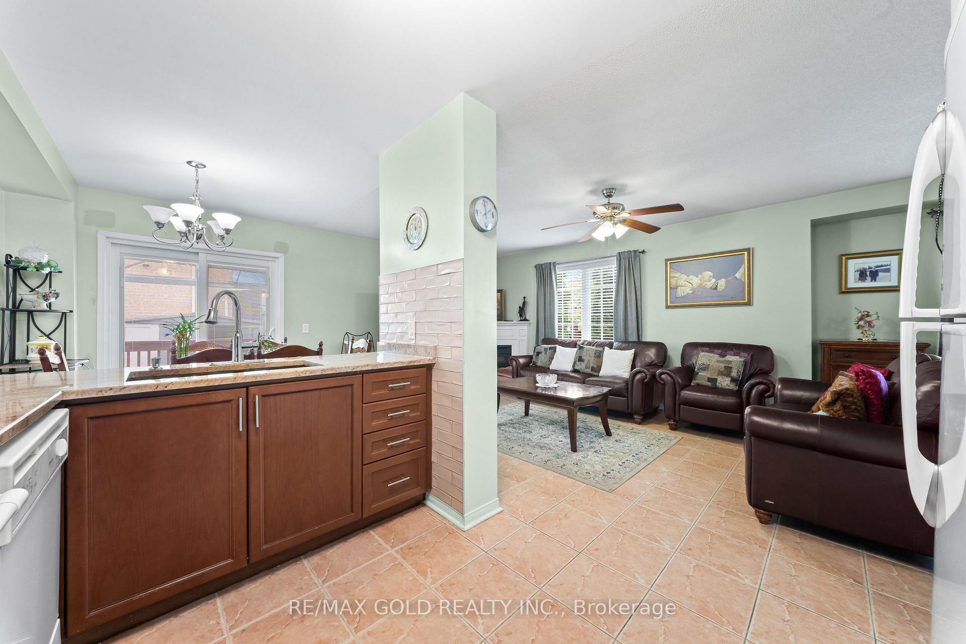 Photo 11 of 35 Goreridge Crescent, Brampton, Bram East — HOMEH
