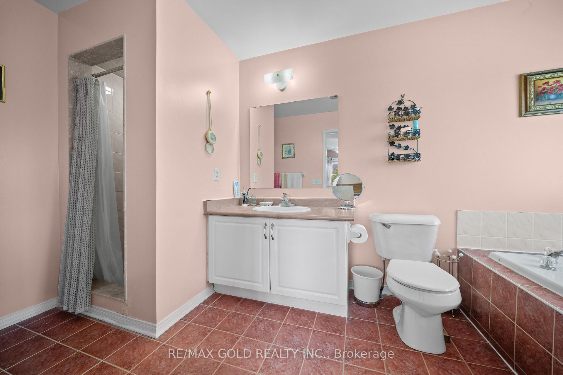 Photo 14 of 35 Goreridge Crescent, Brampton, Bram East — HOMEH
