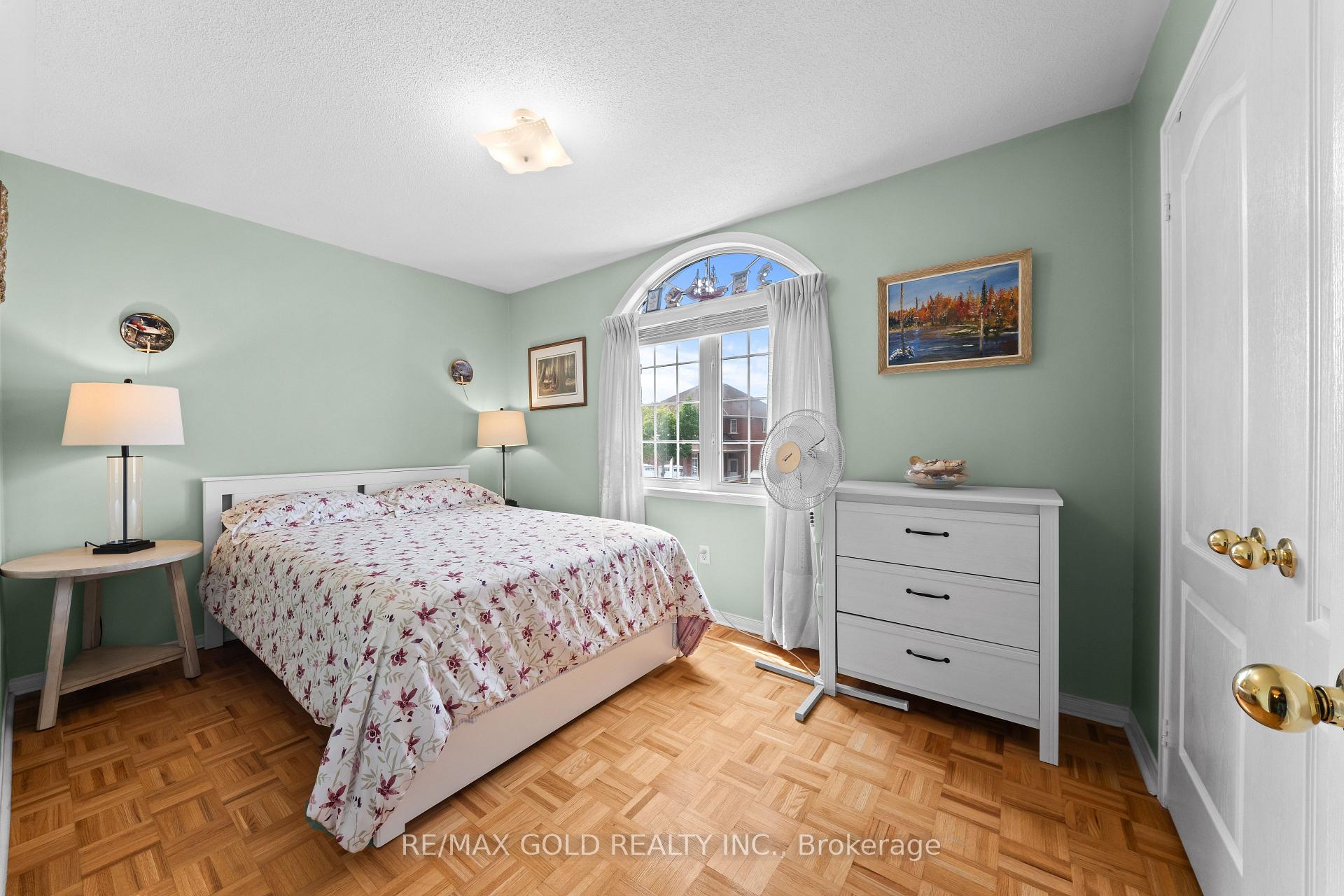 Photo 15 of 35 Goreridge Crescent, Brampton, Bram East — HOMEH
