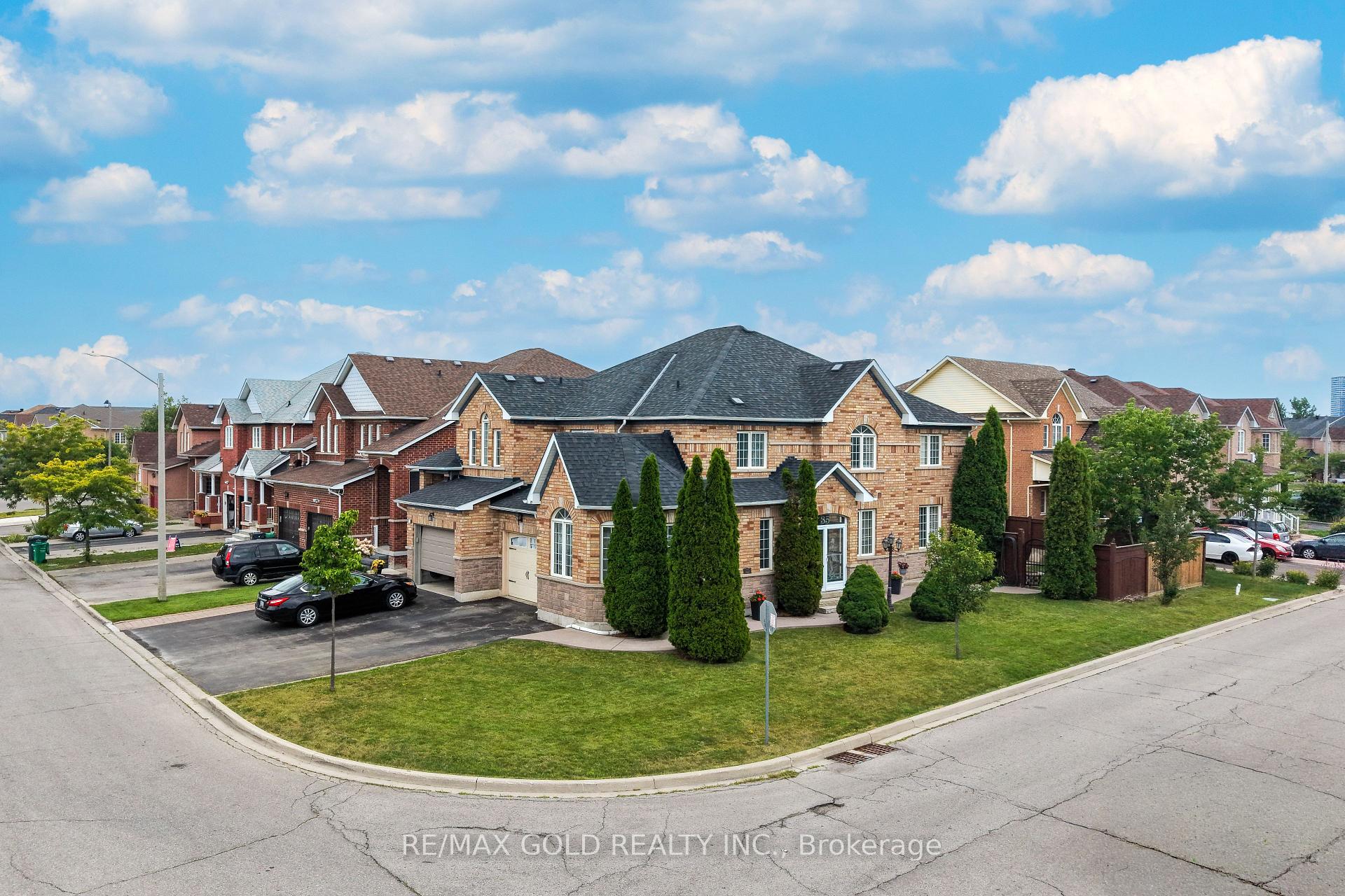 Photo 24 of 35 Goreridge Crescent, Brampton, Bram East — HOMEH