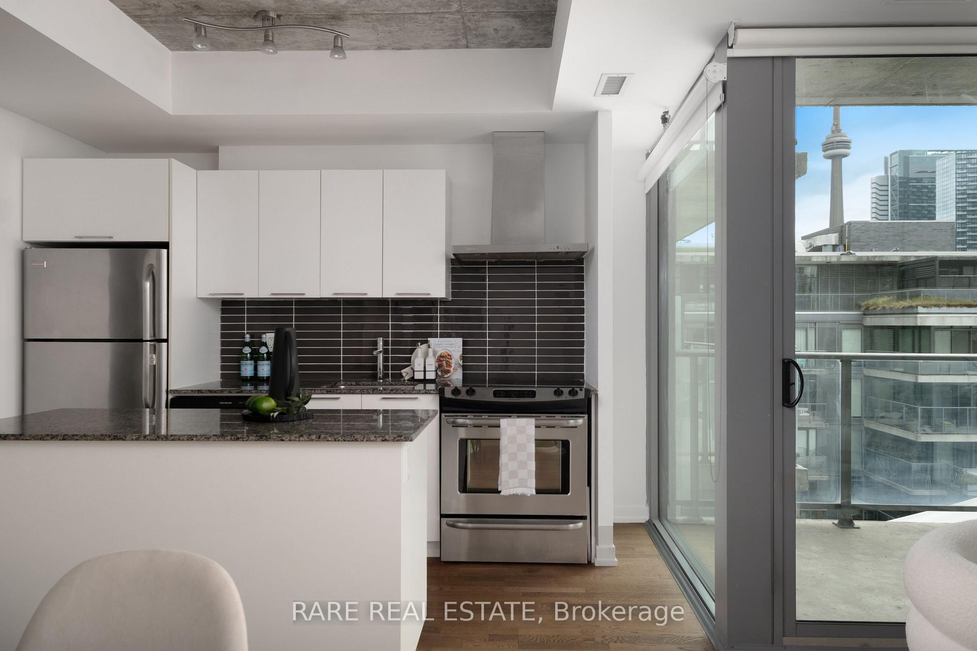 Photo 4 of Unit 919, 95 Bathurst Street, Toronto, Waterfront Communities — HOMEH