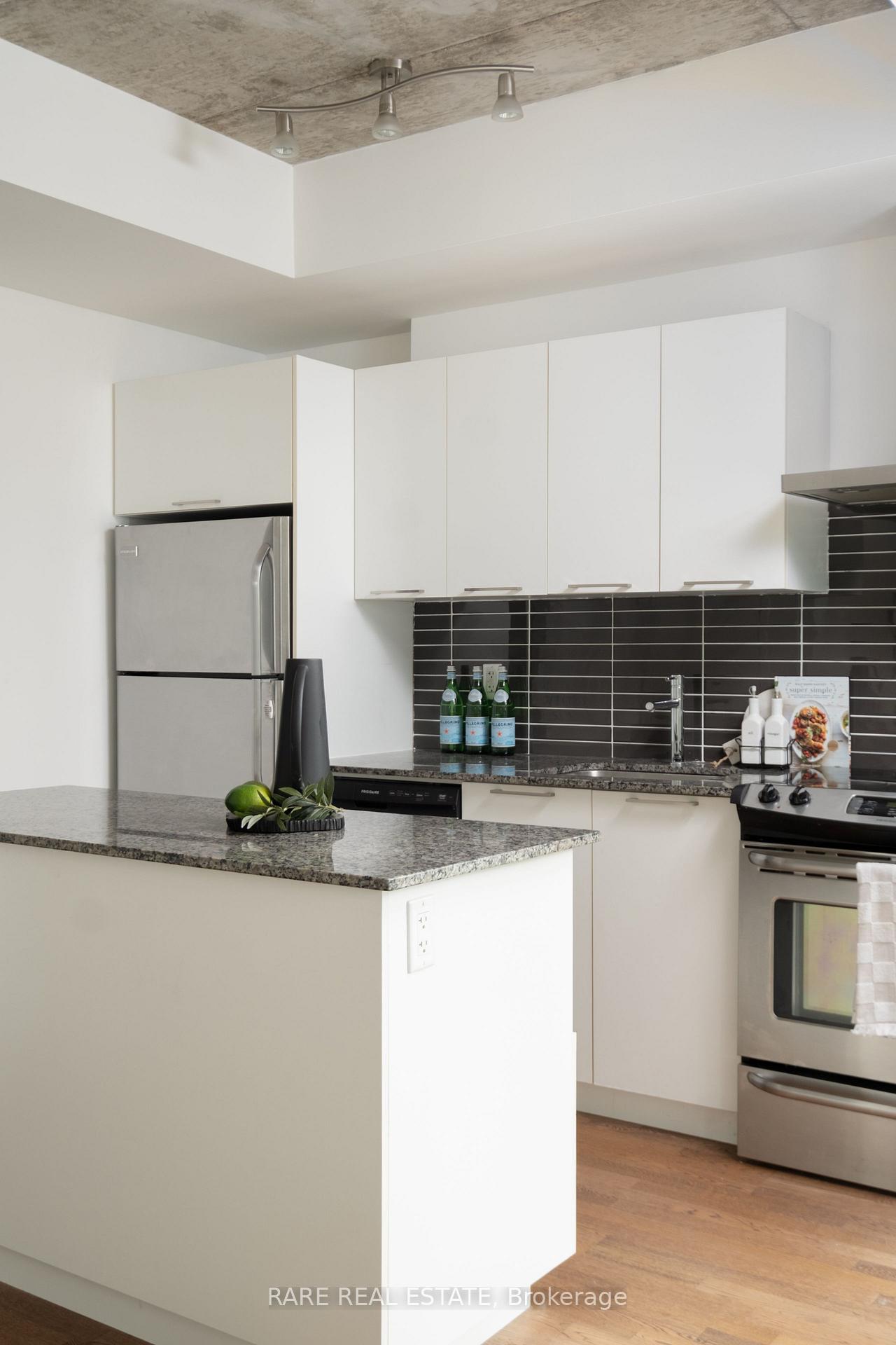 Photo 16 of Unit 919, 95 Bathurst Street, Toronto, Waterfront Communities — HOMEH