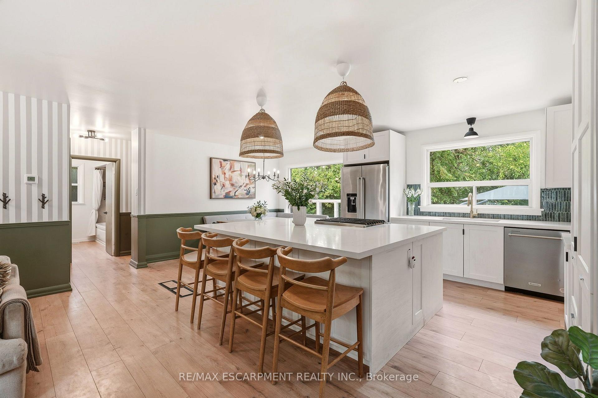 Photo 7 of 271 Linden Avenue, Burlington, Shoreacres — HOMEH