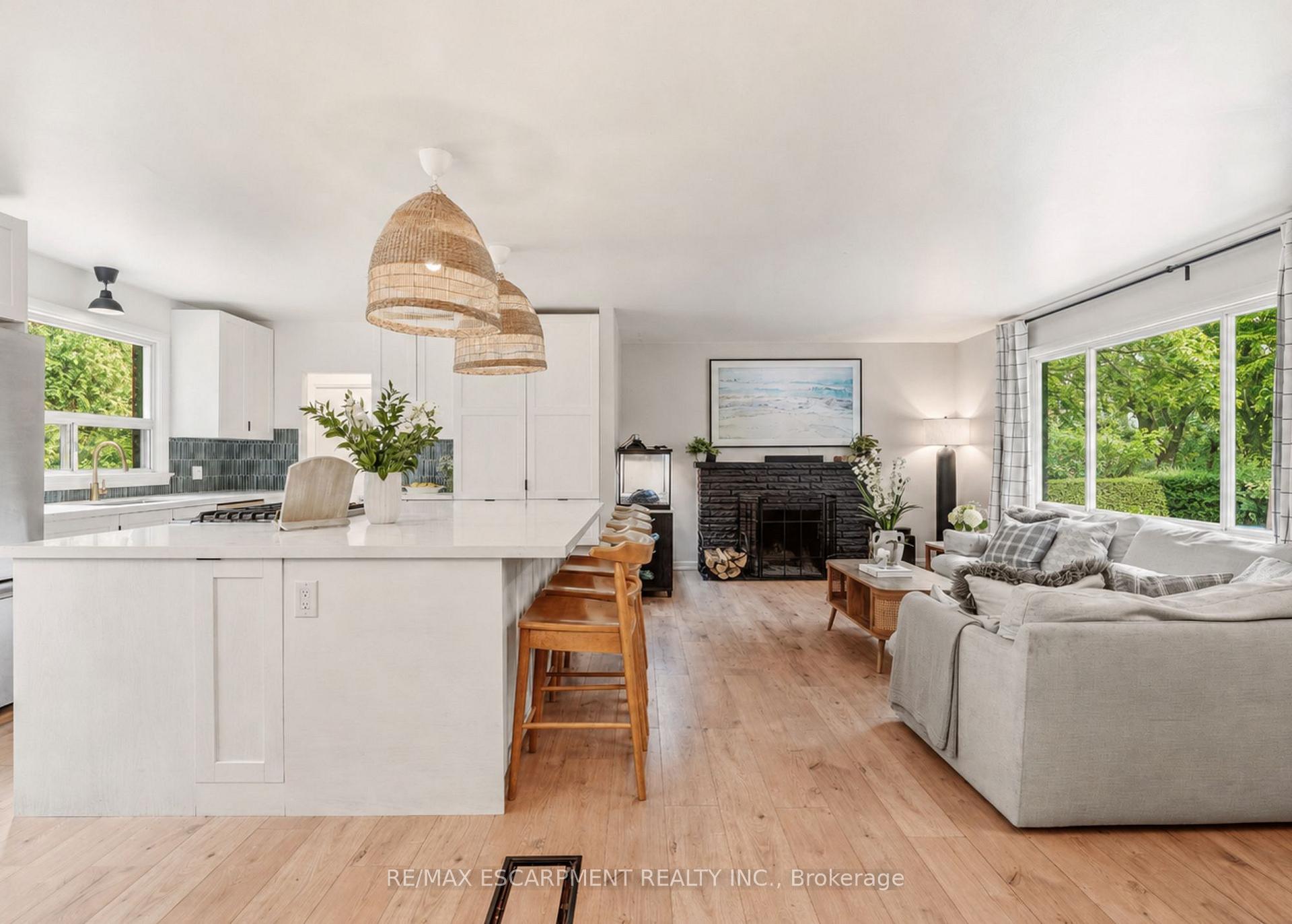 Photo 8 of 271 Linden Avenue, Burlington, Shoreacres — HOMEH