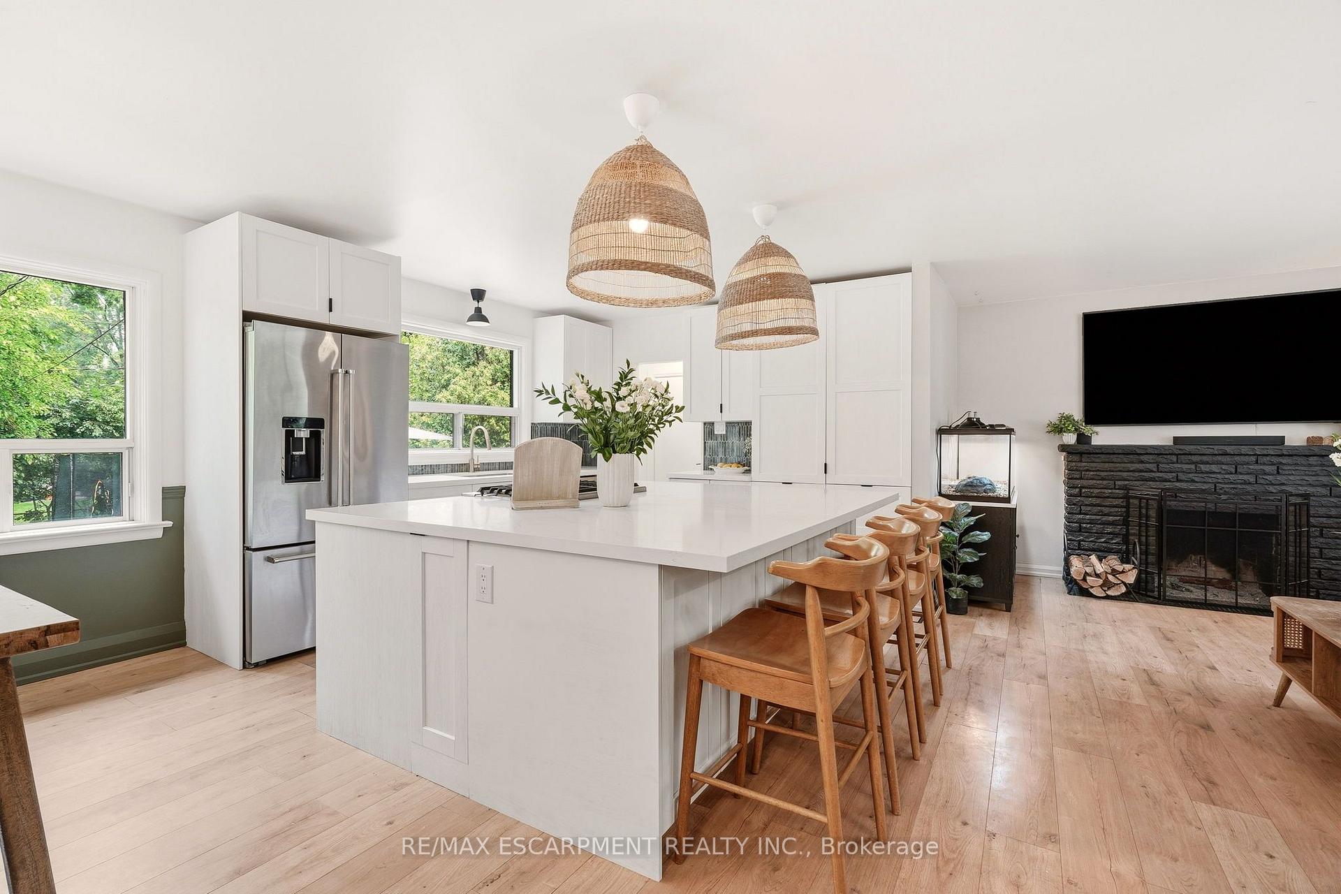 Photo 10 of 271 Linden Avenue, Burlington, Shoreacres — HOMEH