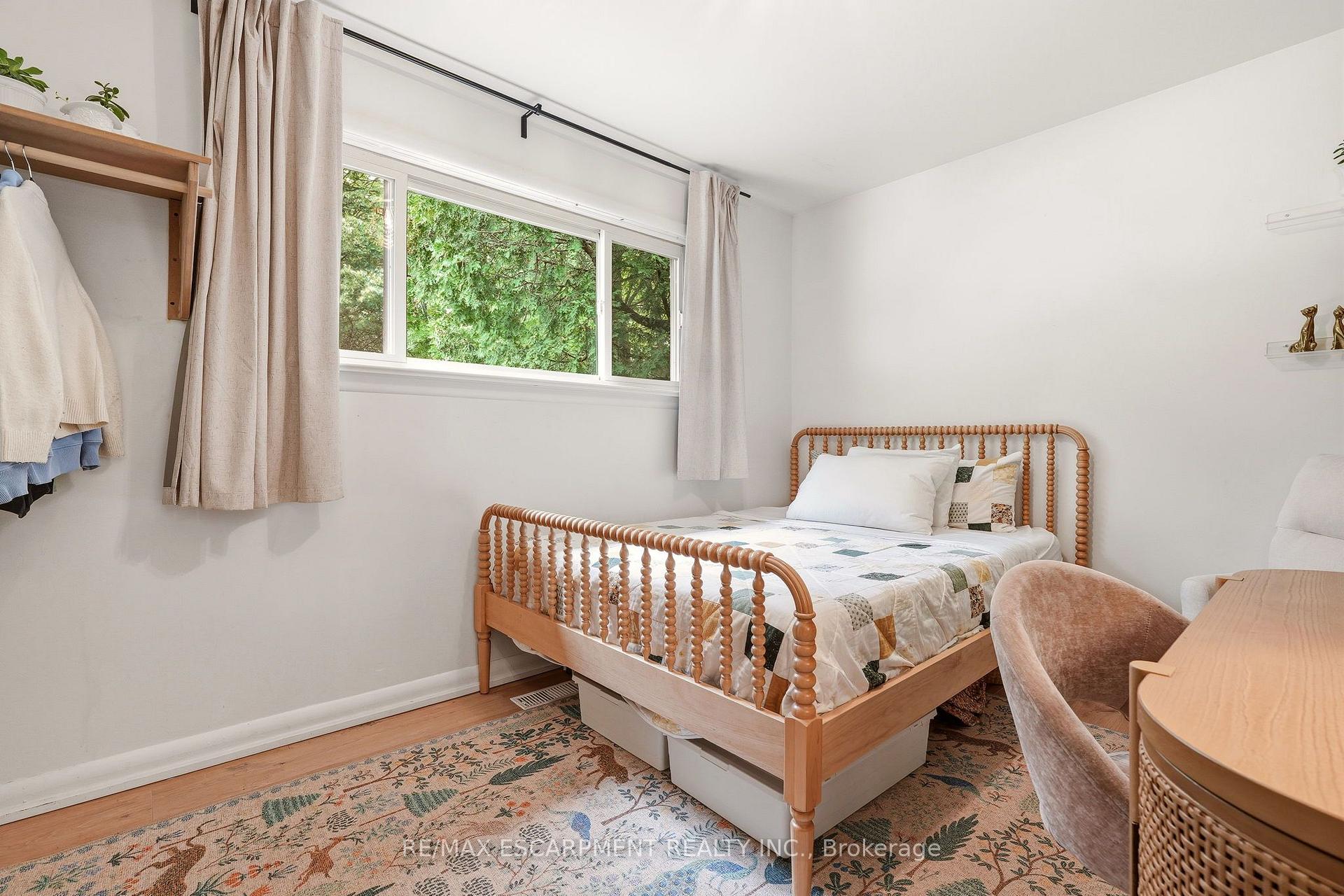 Photo 16 of 271 Linden Avenue, Burlington, Shoreacres — HOMEH