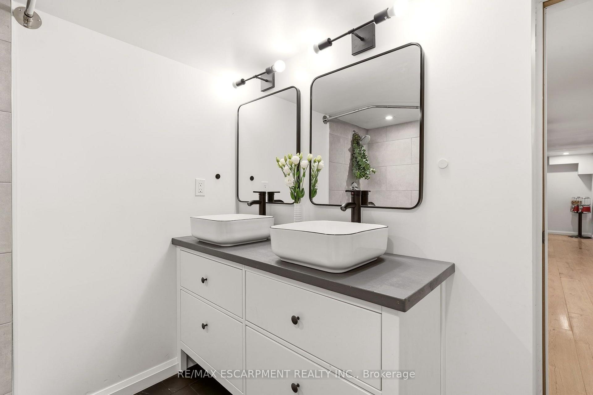 Photo 22 of 271 Linden Avenue, Burlington, Shoreacres — HOMEH