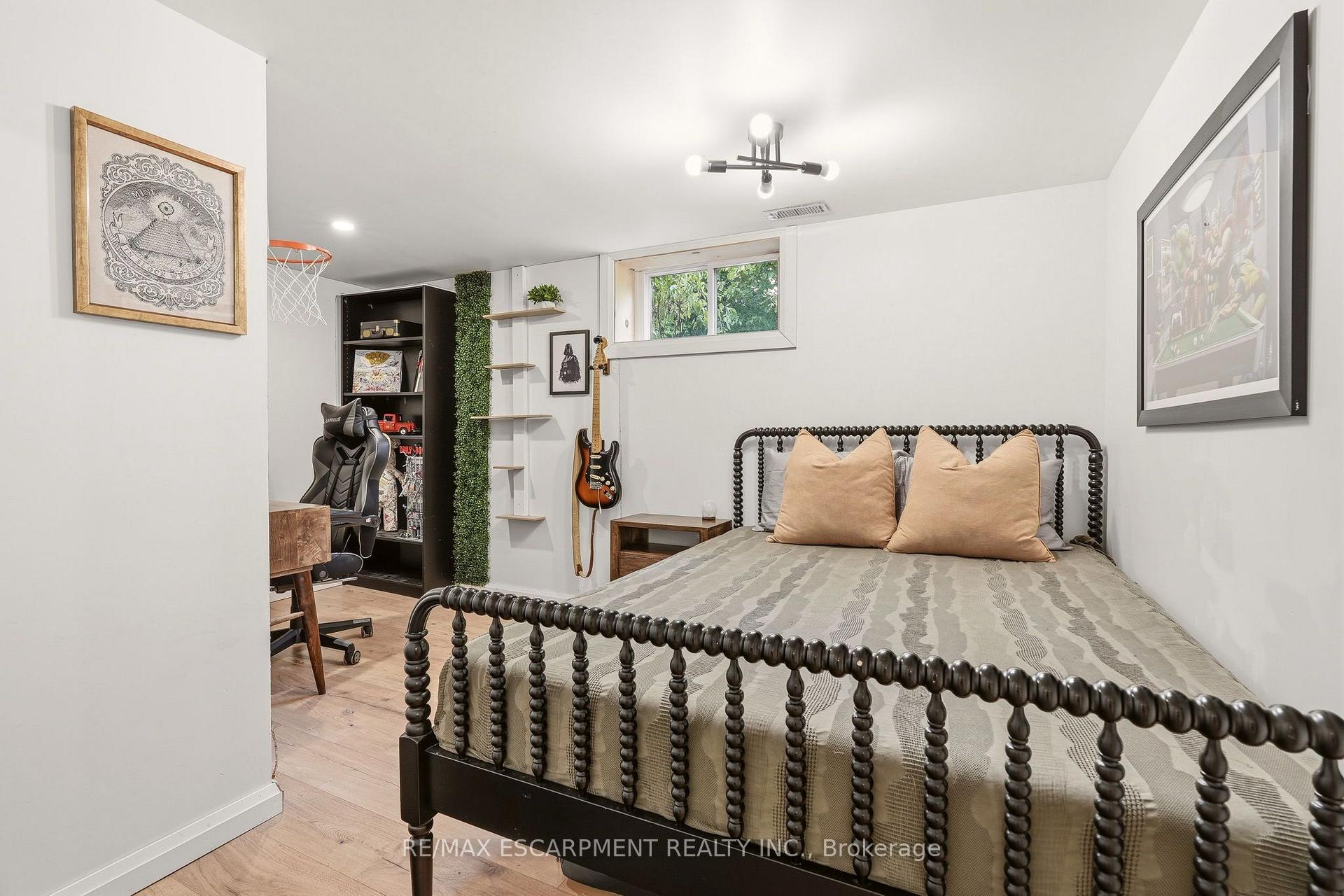 Photo 23 of 271 Linden Avenue, Burlington, Shoreacres — HOMEH