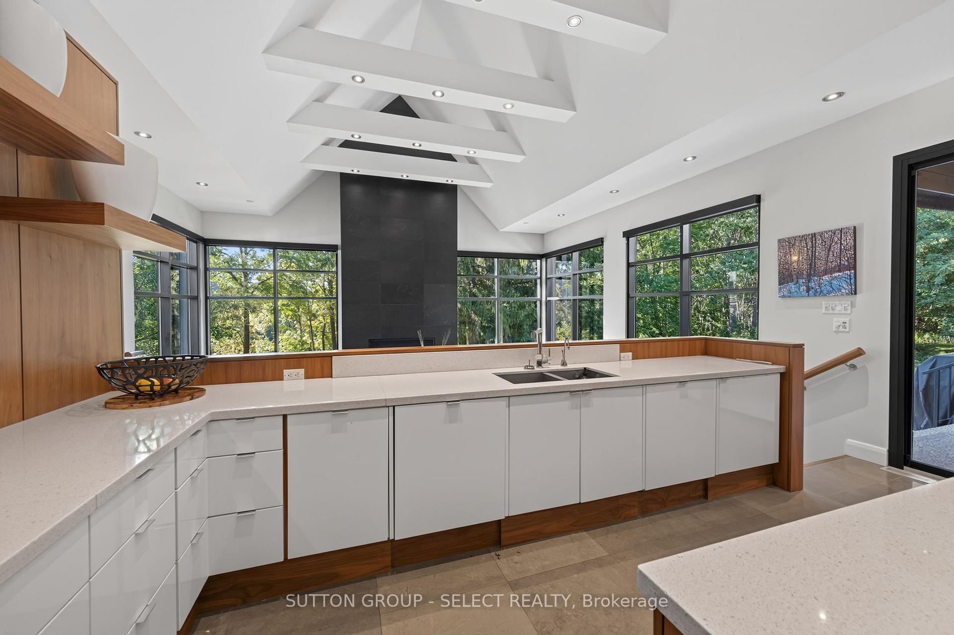 Photo 11 of Unit 6, 756 Riverside Drive, London, North Q — HOMEH