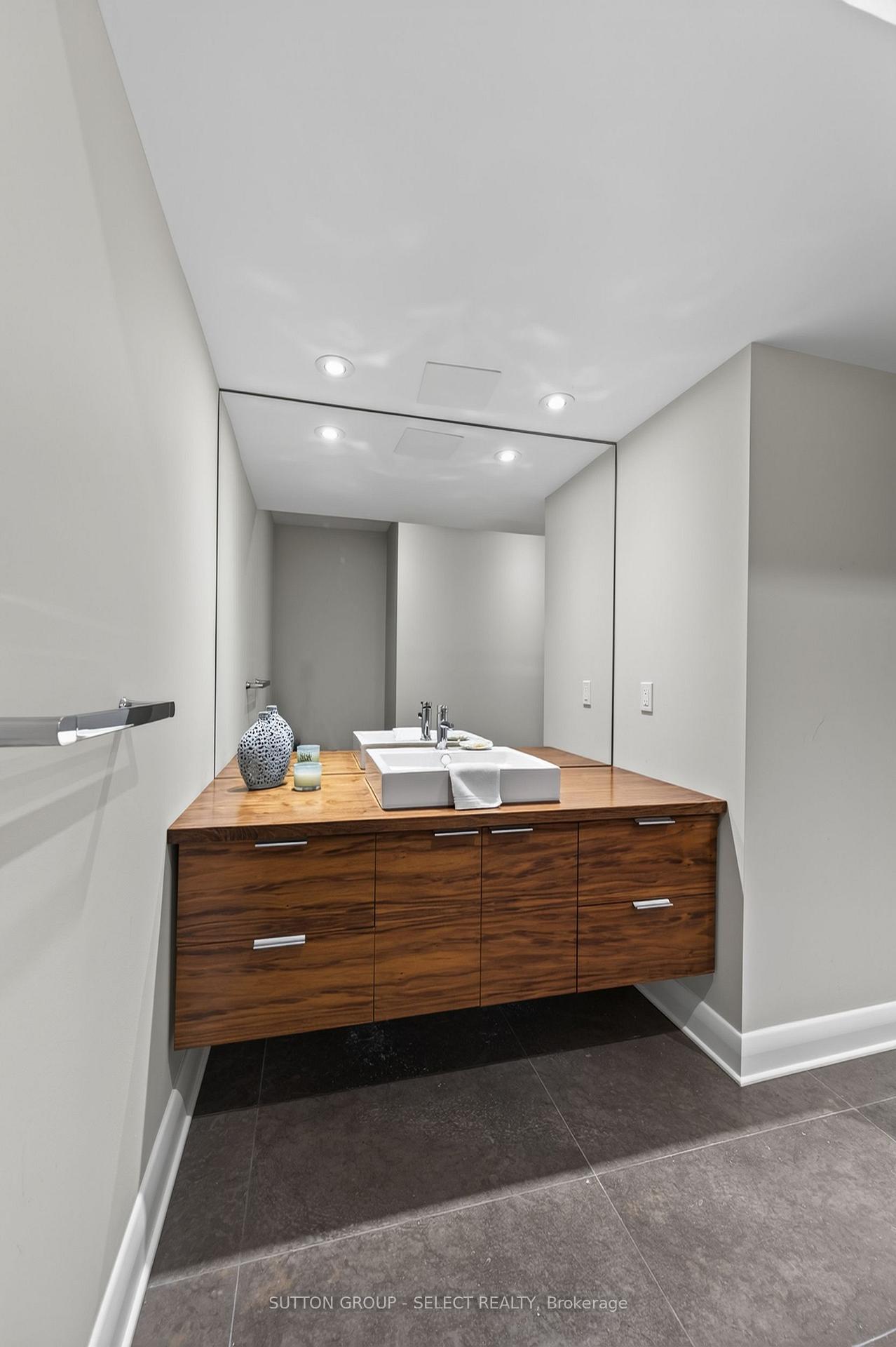 Photo 33 of Unit 6, 756 Riverside Drive, London, North Q — HOMEH