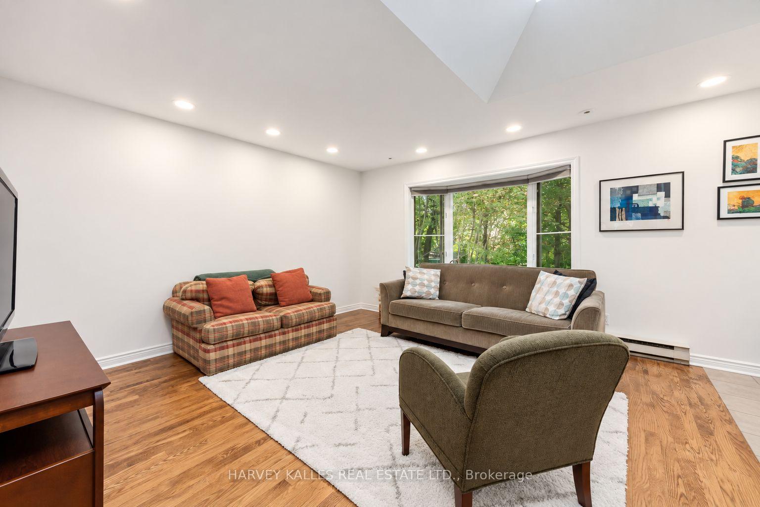 Photo 5 of 52 Park Hill Road, Toronto, Forest Hill North — HOMEH