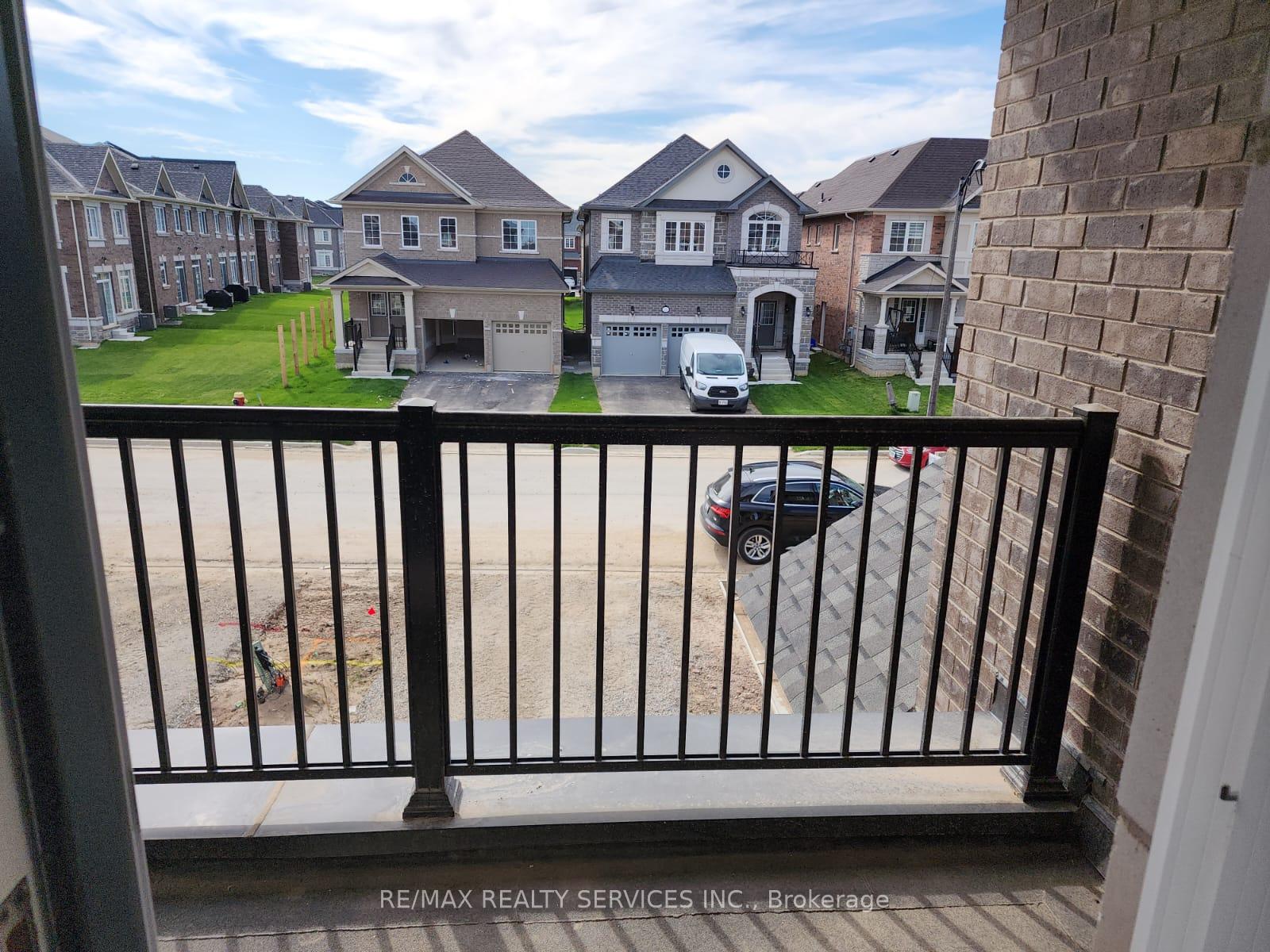 Photo 15 of 46 Branigan Crescent, Halton Hills, Georgetown — HOMEH