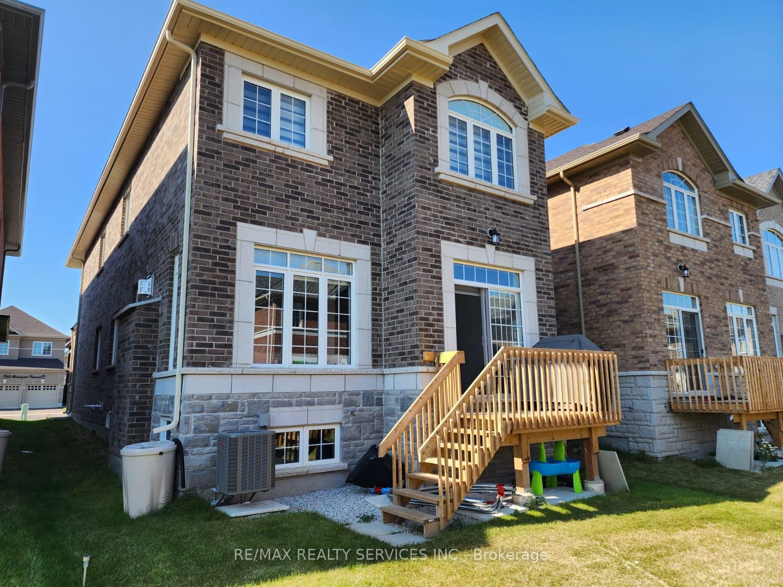 Photo 23 of 46 Branigan Crescent, Halton Hills, Georgetown — HOMEH