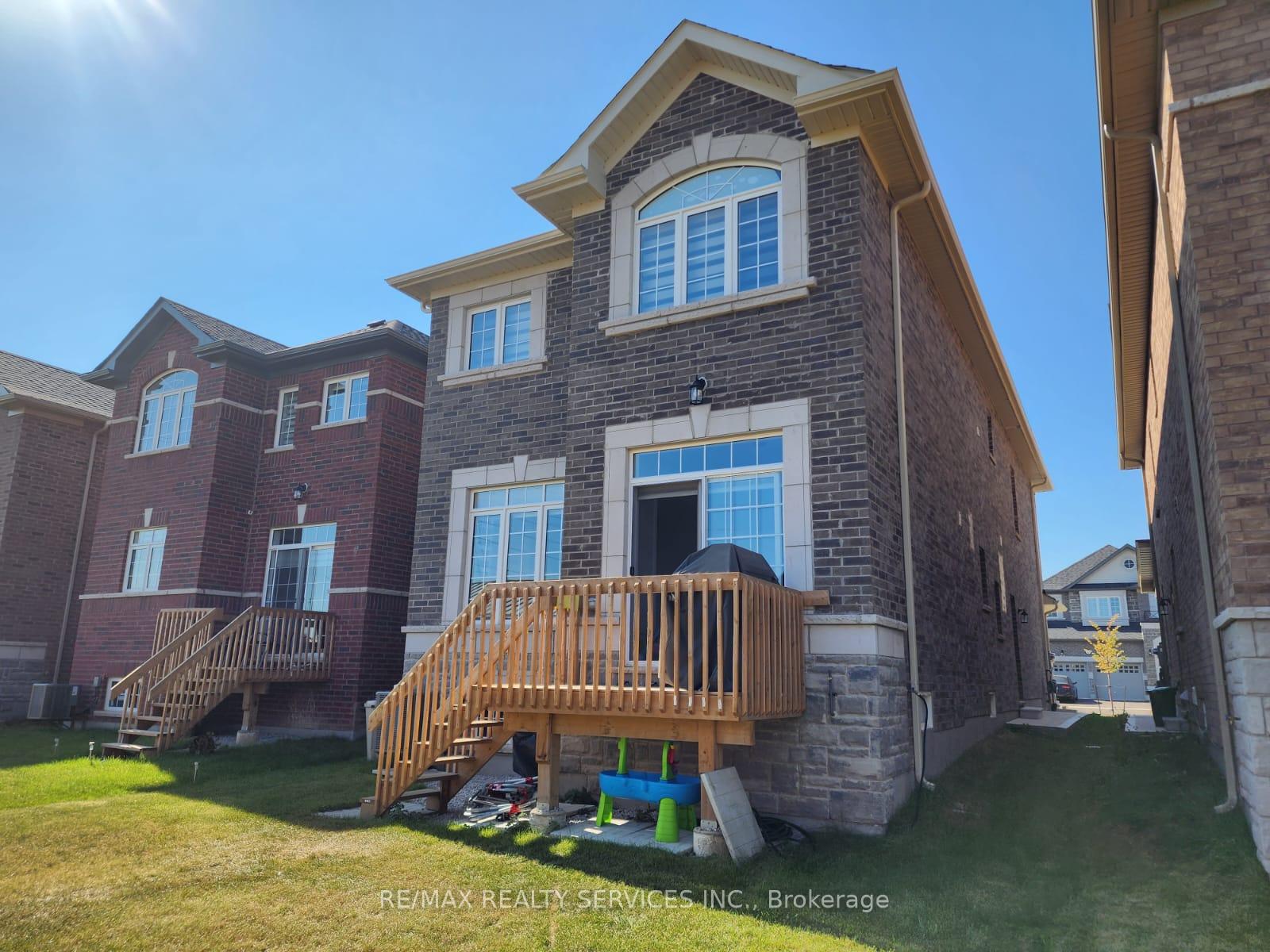 Photo 24 of 46 Branigan Crescent, Halton Hills, Georgetown — HOMEH