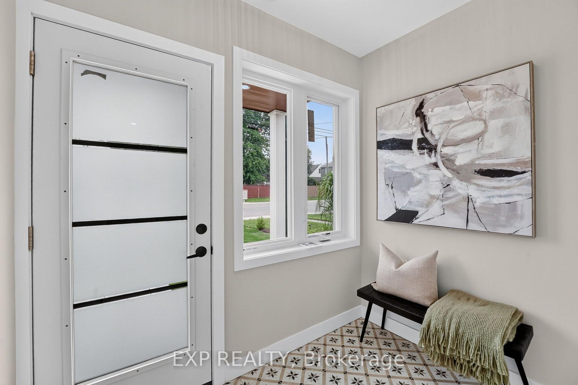 Photo 7 of 325 Queensdale Avenue E, Hamilton, Inch Park — HOMEH
