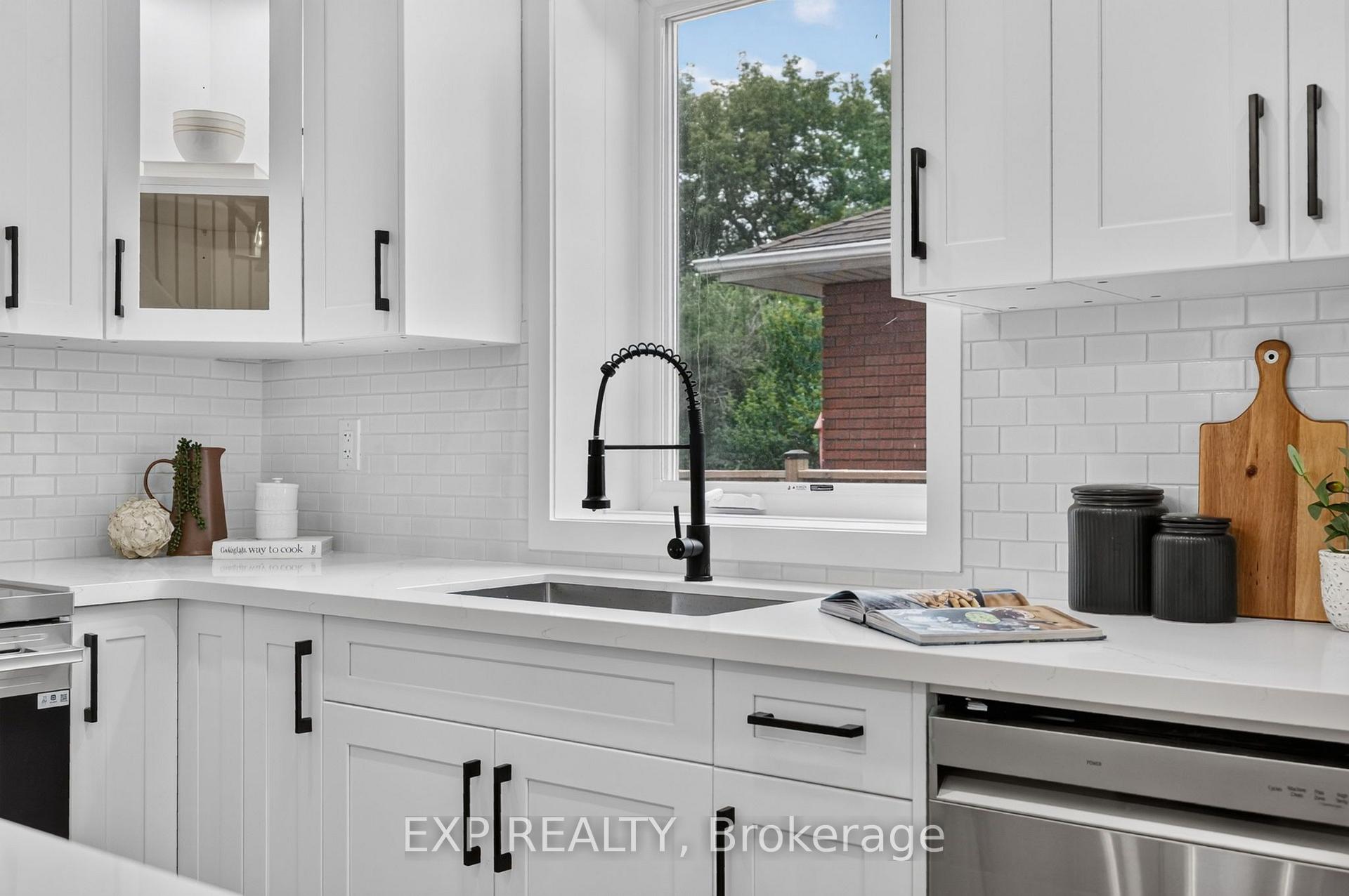 Photo 17 of 325 Queensdale Avenue E, Hamilton, Inch Park — HOMEH