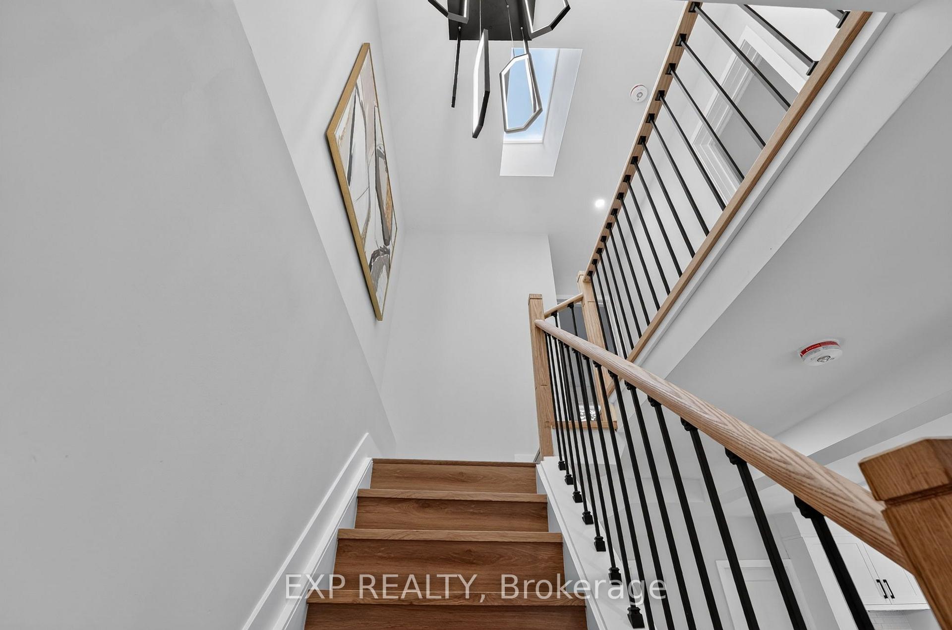 Photo 28 of 325 Queensdale Avenue E, Hamilton, Inch Park — HOMEH