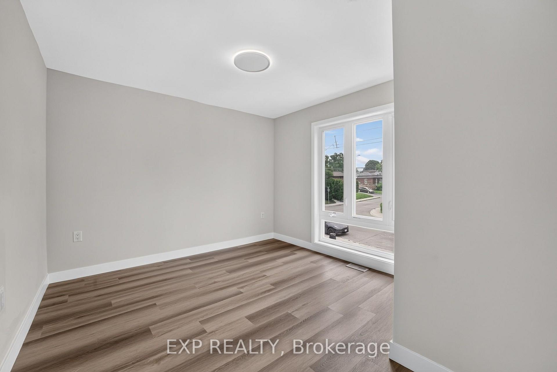 Photo 40 of 325 Queensdale Avenue E, Hamilton, Inch Park — HOMEH