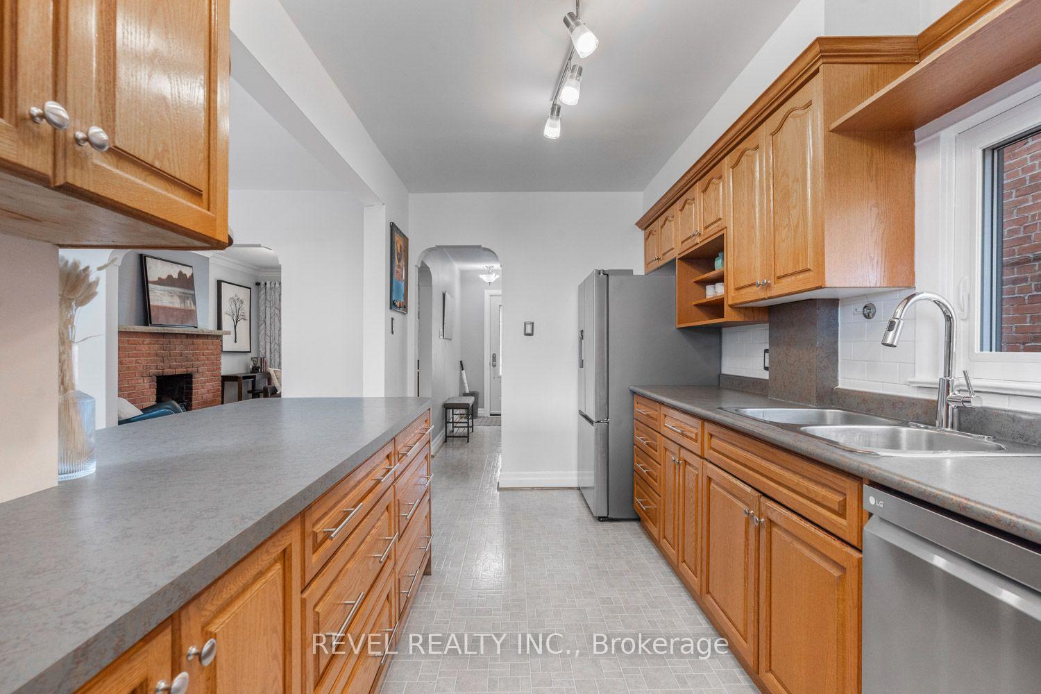 Photo 8 of 165 Northcliffe Boulevard, Toronto, Oakwood Village — HOMEH