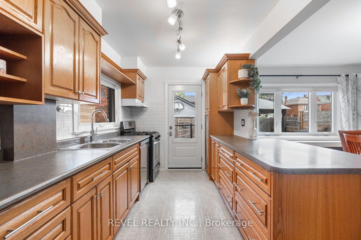 Photo 9 of 165 Northcliffe Boulevard, Toronto, Oakwood Village — HOMEH