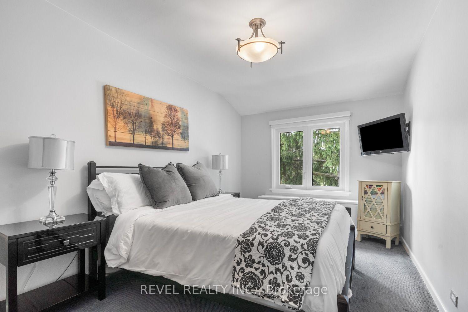 Photo 14 of 165 Northcliffe Boulevard, Toronto, Oakwood Village — HOMEH