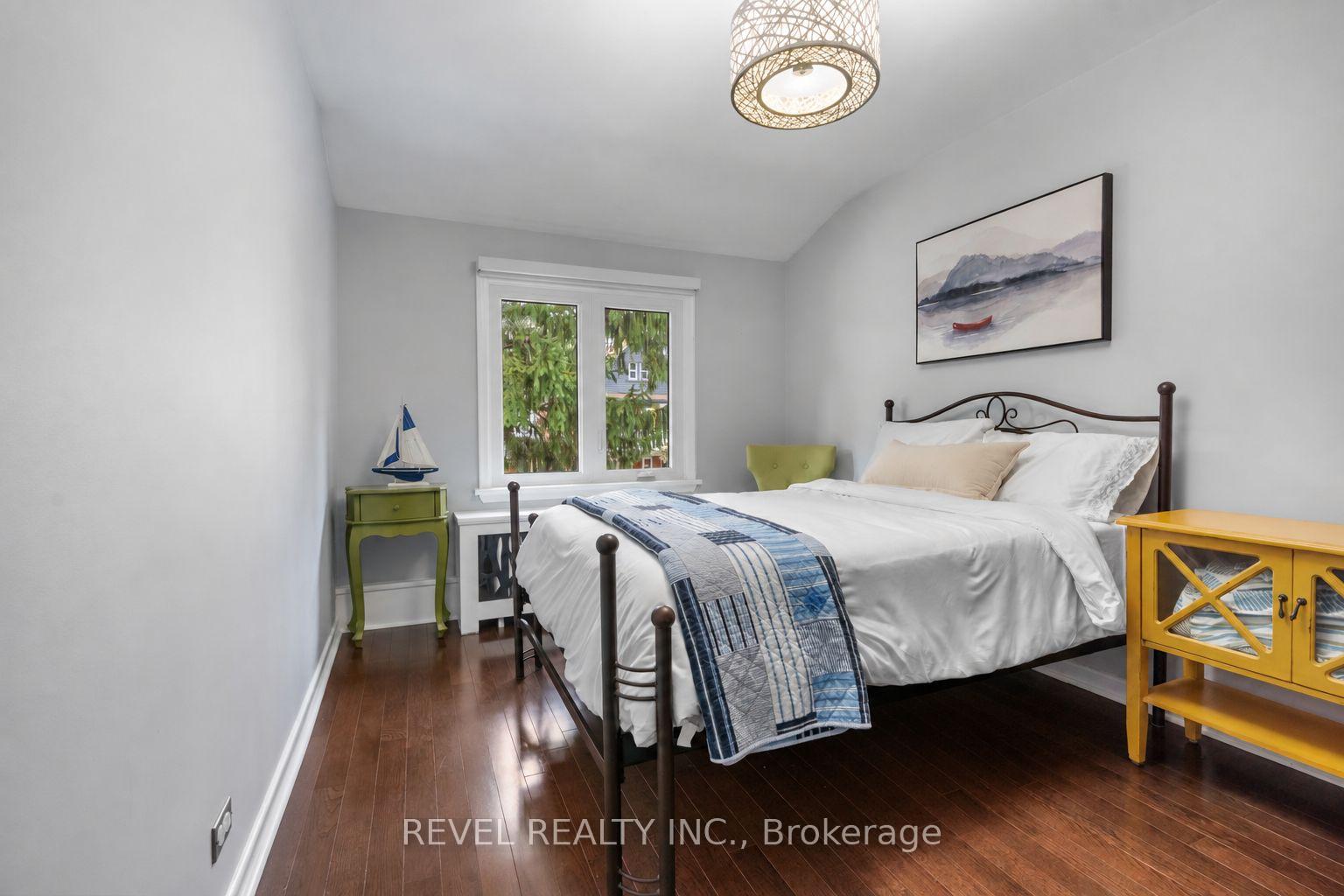 Photo 17 of 165 Northcliffe Boulevard, Toronto, Oakwood Village — HOMEH