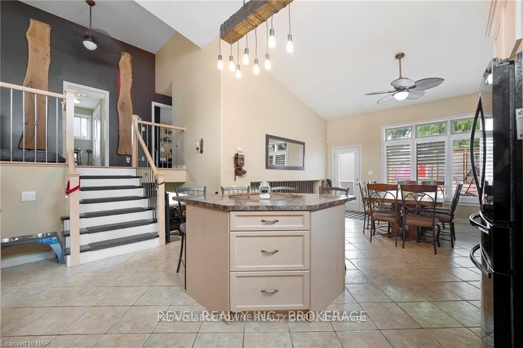 Photo 4 of 4015 Weinbrenner Road, Niagara Falls, Chippawa — HOMEH