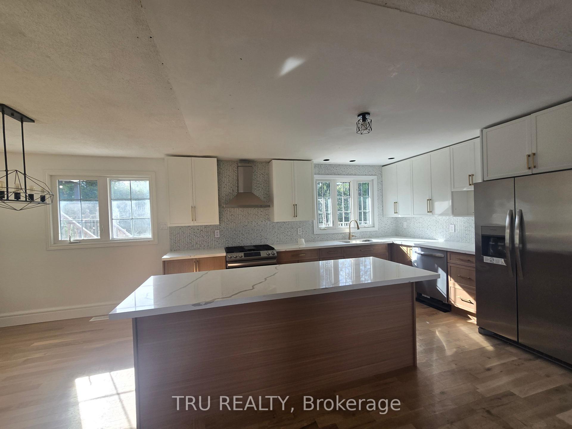 Photo 7 of 14 Langholm Crescent, Ottawa, Barrhaven - Pheasant Run — HOMEH