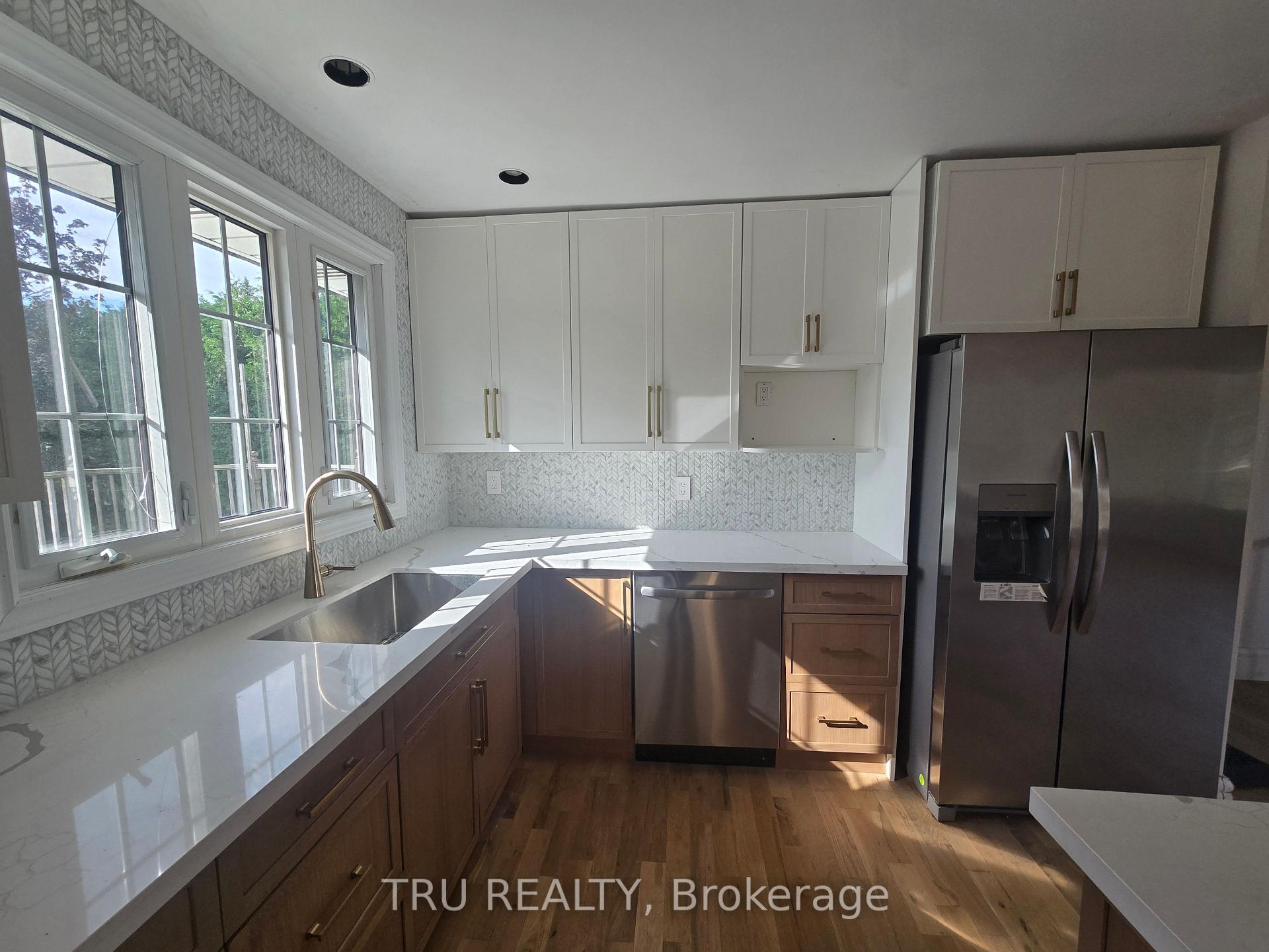 Photo 10 of 14 Langholm Crescent, Ottawa, Barrhaven - Pheasant Run — HOMEH