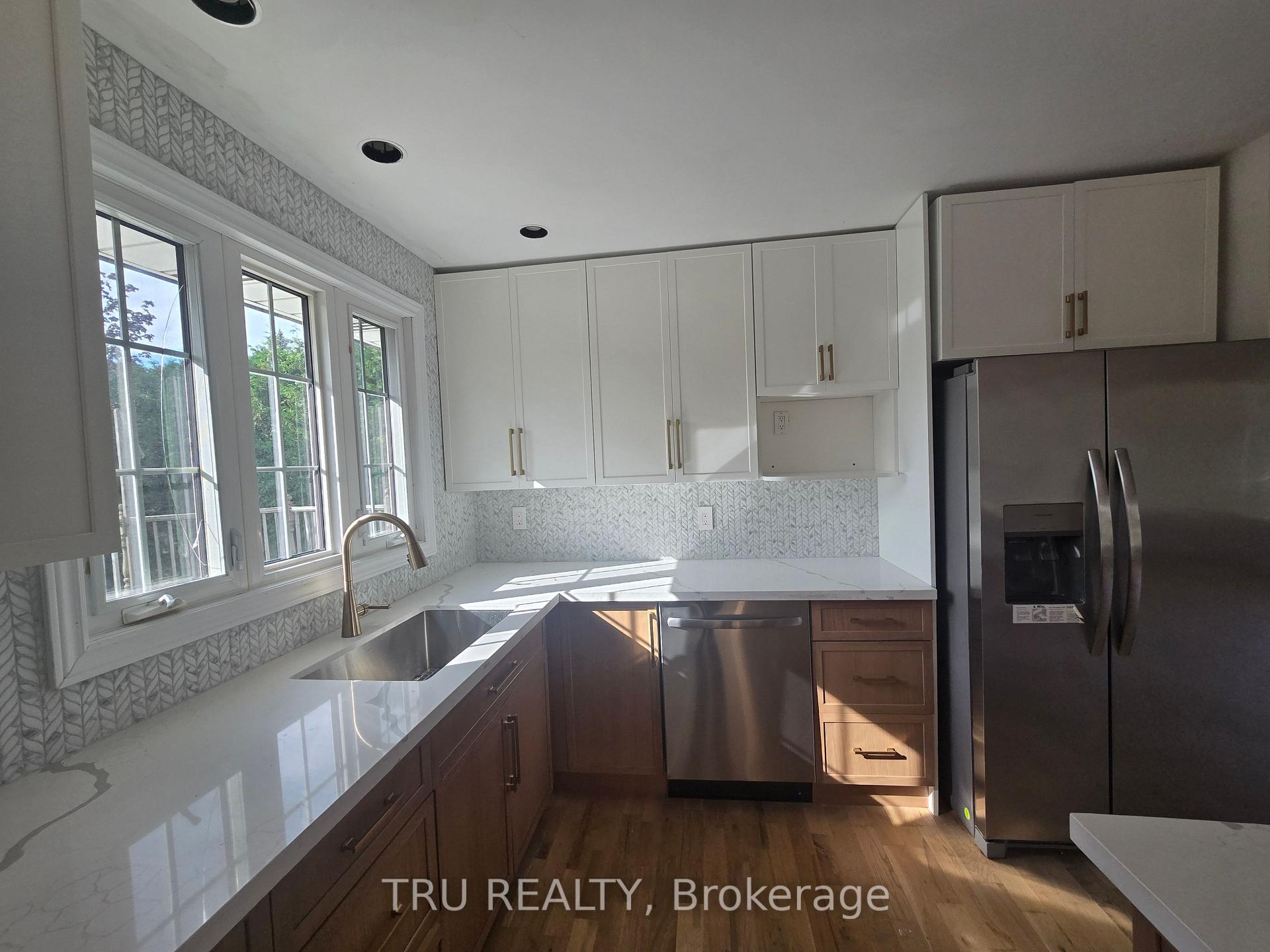 Photo 11 of 14 Langholm Crescent, Ottawa, Barrhaven - Pheasant Run — HOMEH