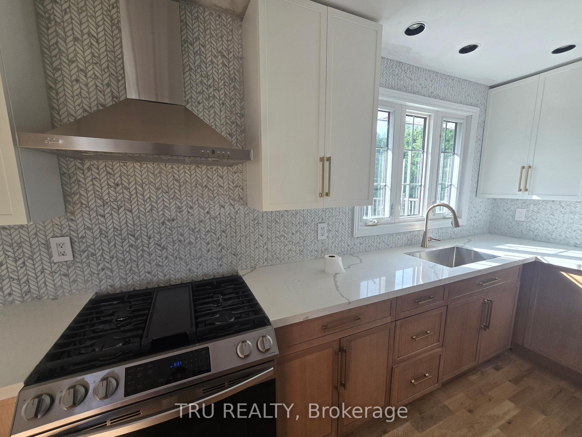 Photo 13 of 14 Langholm Crescent, Ottawa, Barrhaven - Pheasant Run — HOMEH