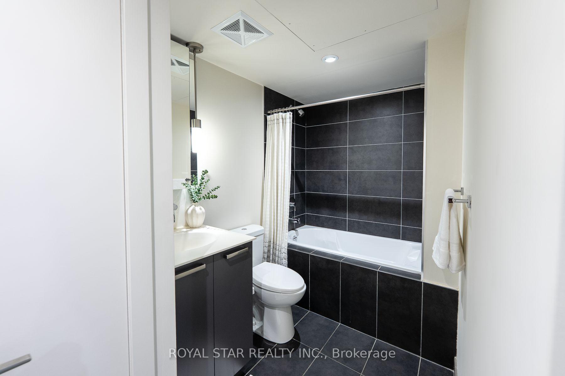 Photo 5 of Unit 623, 95 Bathurst Street, Toronto, Waterfront Communities — HOMEH