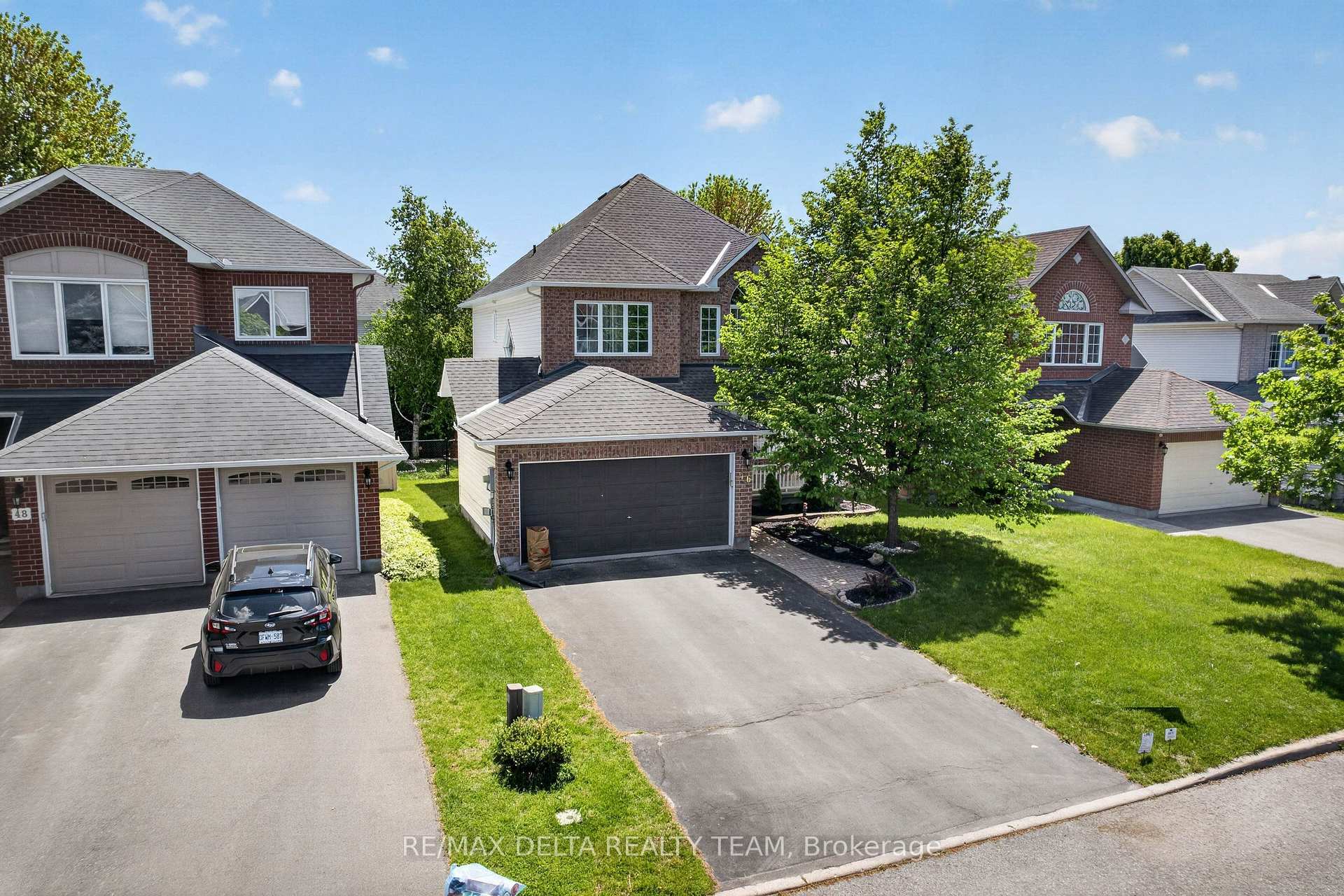 Photo 3 of 46 Brichfield Avenue, Ottawa, Kanata - Emerald Meadows/Trailwest — HOMEH