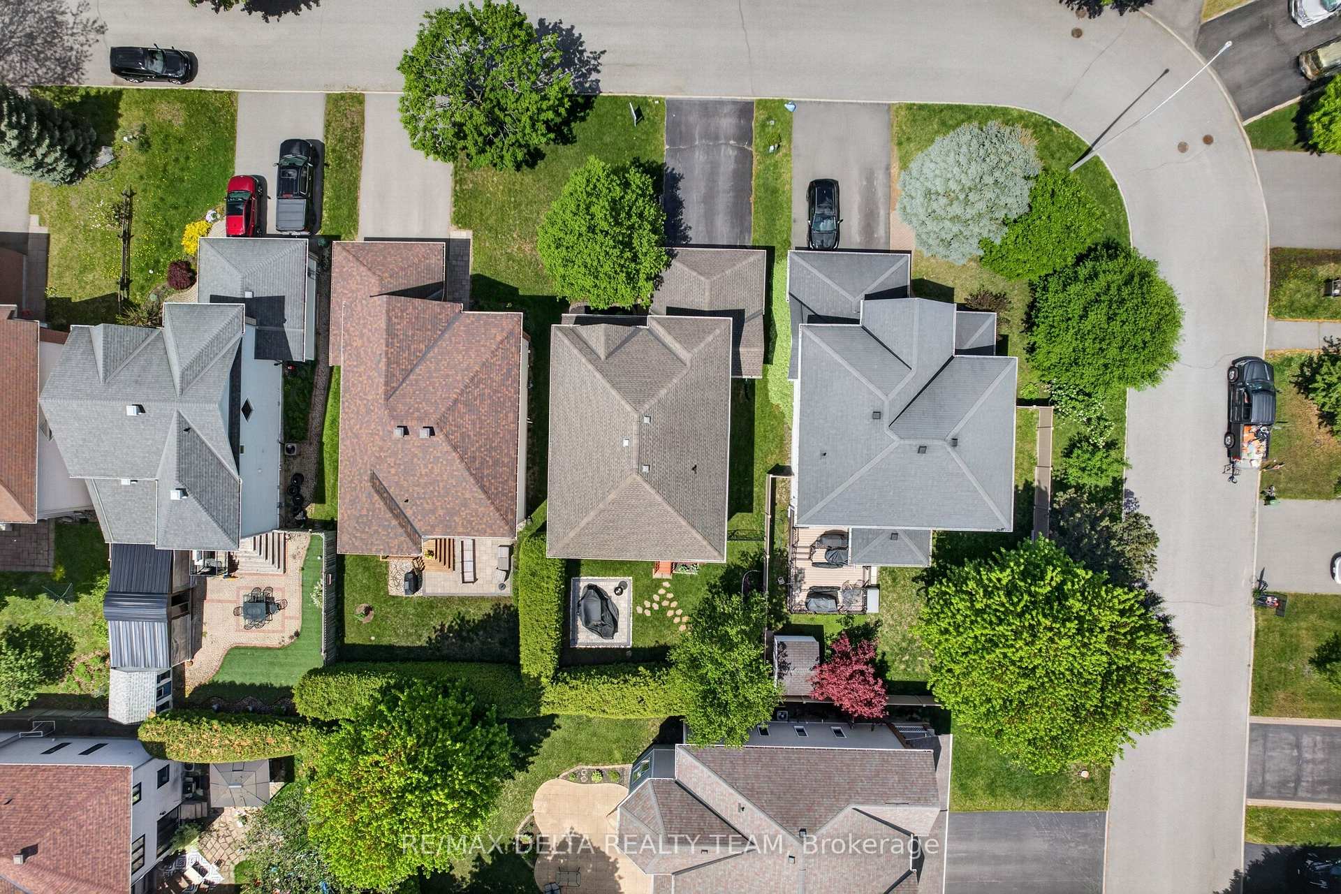 Photo 6 of 46 Brichfield Avenue, Ottawa, Kanata - Emerald Meadows/Trailwest — HOMEH