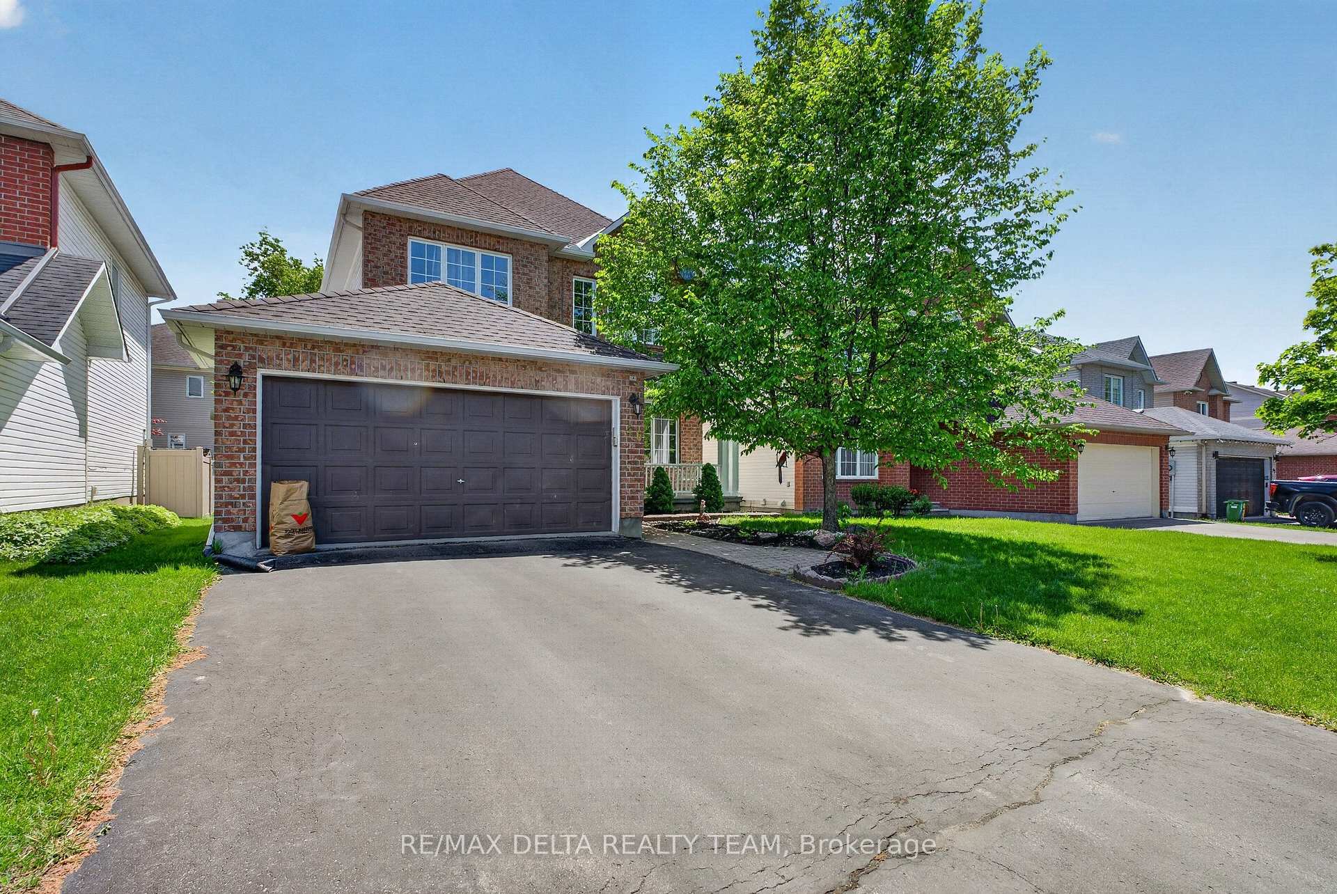 Photo 8 of 46 Brichfield Avenue, Ottawa, Kanata - Emerald Meadows/Trailwest — HOMEH