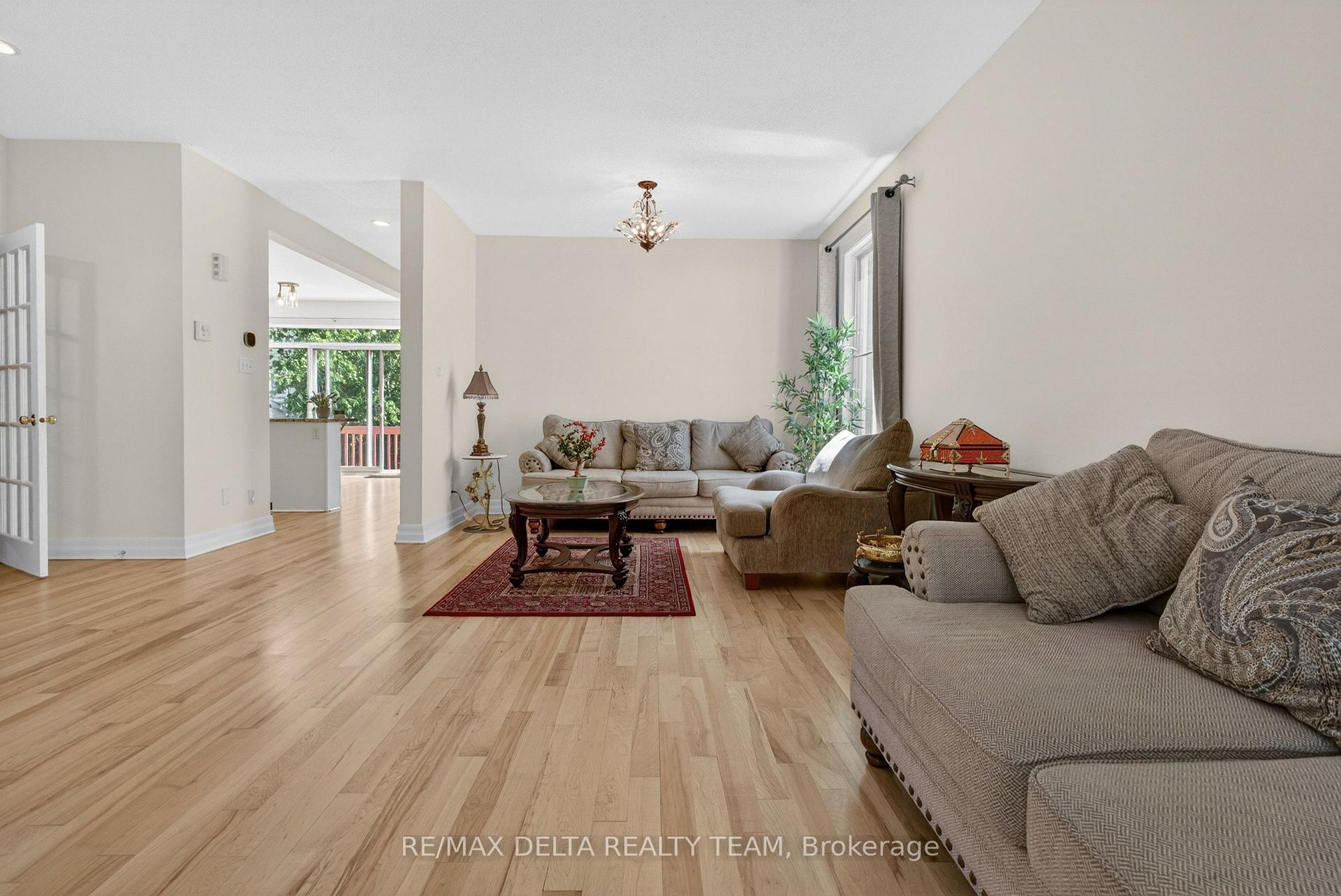 Photo 15 of 46 Brichfield Avenue, Ottawa, Kanata - Emerald Meadows/Trailwest — HOMEH