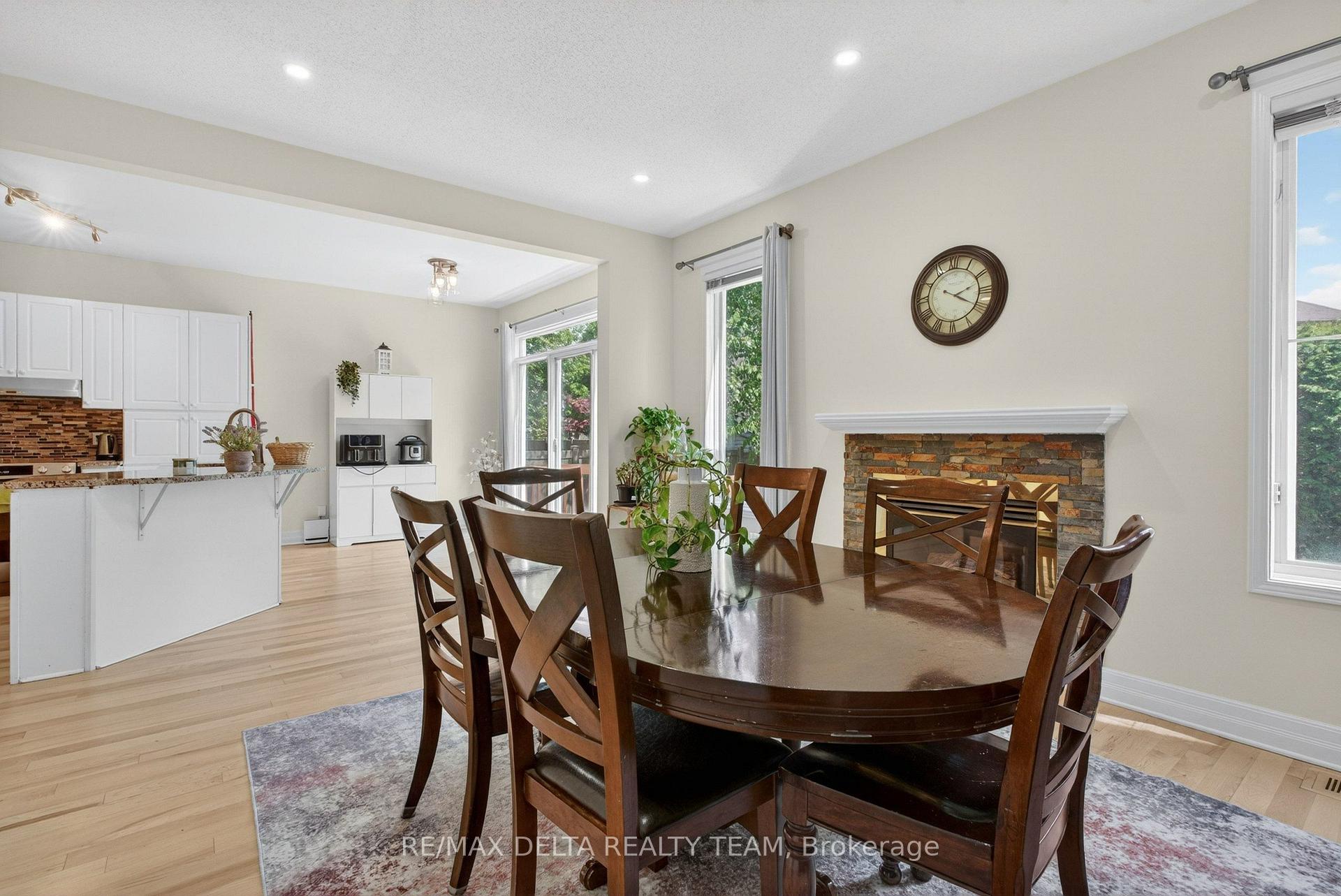 Photo 19 of 46 Brichfield Avenue, Ottawa, Kanata - Emerald Meadows/Trailwest — HOMEH