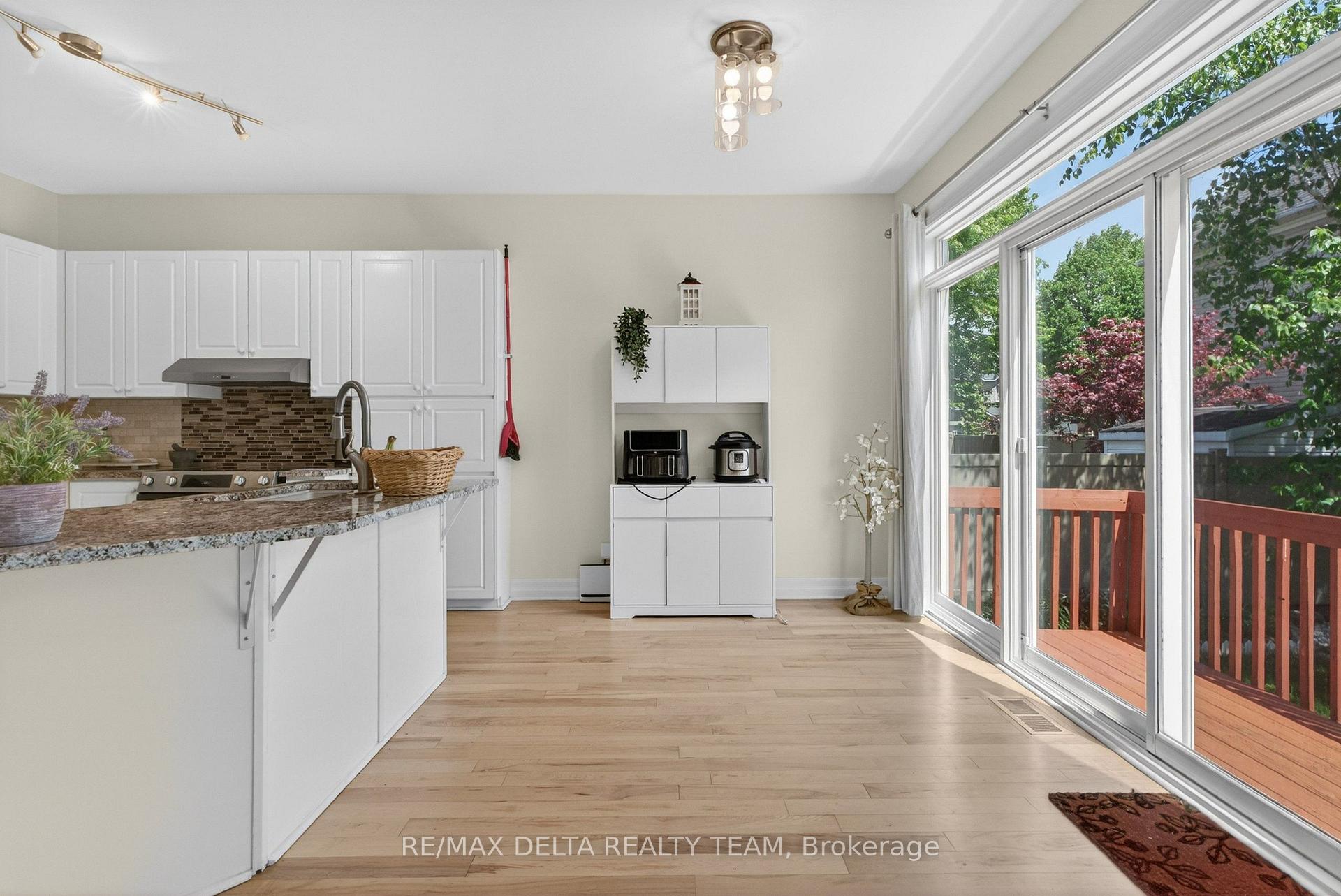 Photo 25 of 46 Brichfield Avenue, Ottawa, Kanata - Emerald Meadows/Trailwest — HOMEH