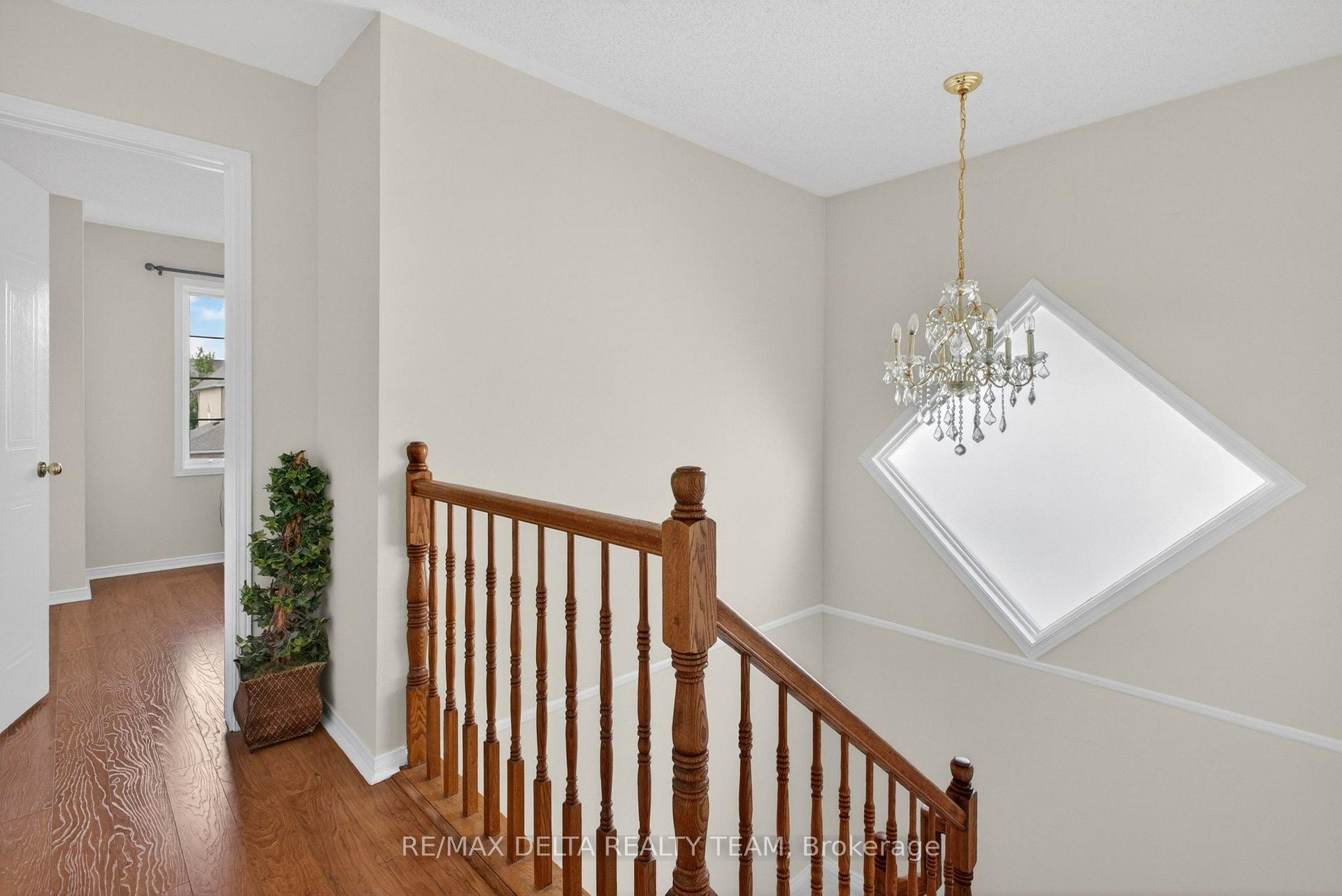 Photo 31 of 46 Brichfield Avenue, Ottawa, Kanata - Emerald Meadows/Trailwest — HOMEH