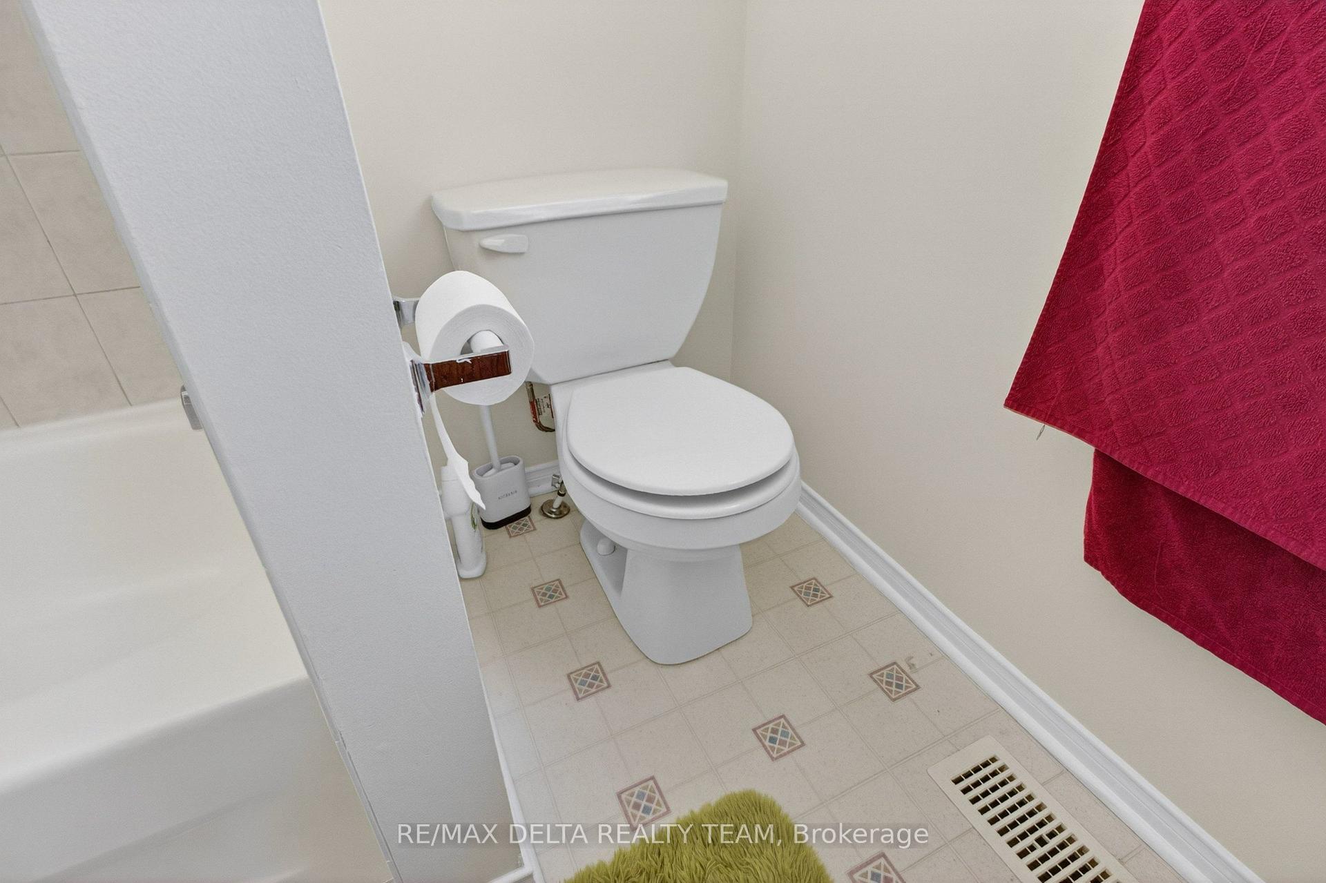 Photo 39 of 46 Brichfield Avenue, Ottawa, Kanata - Emerald Meadows/Trailwest — HOMEH