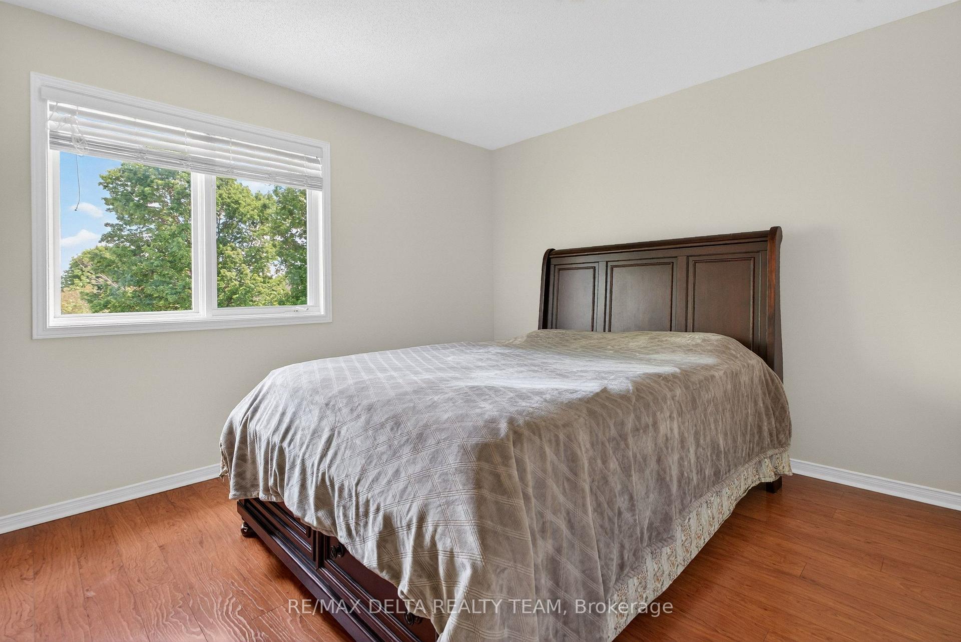 Photo 42 of 46 Brichfield Avenue, Ottawa, Kanata - Emerald Meadows/Trailwest — HOMEH