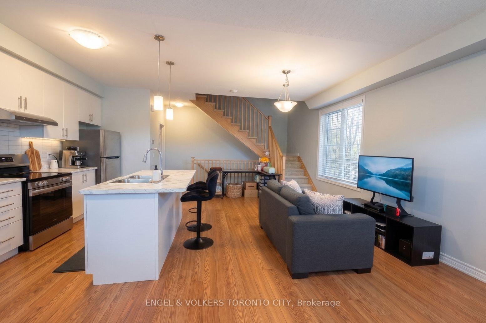 Photo 7 of 1024 Porcupine Path, Oshawa, Kedron — HOMEH