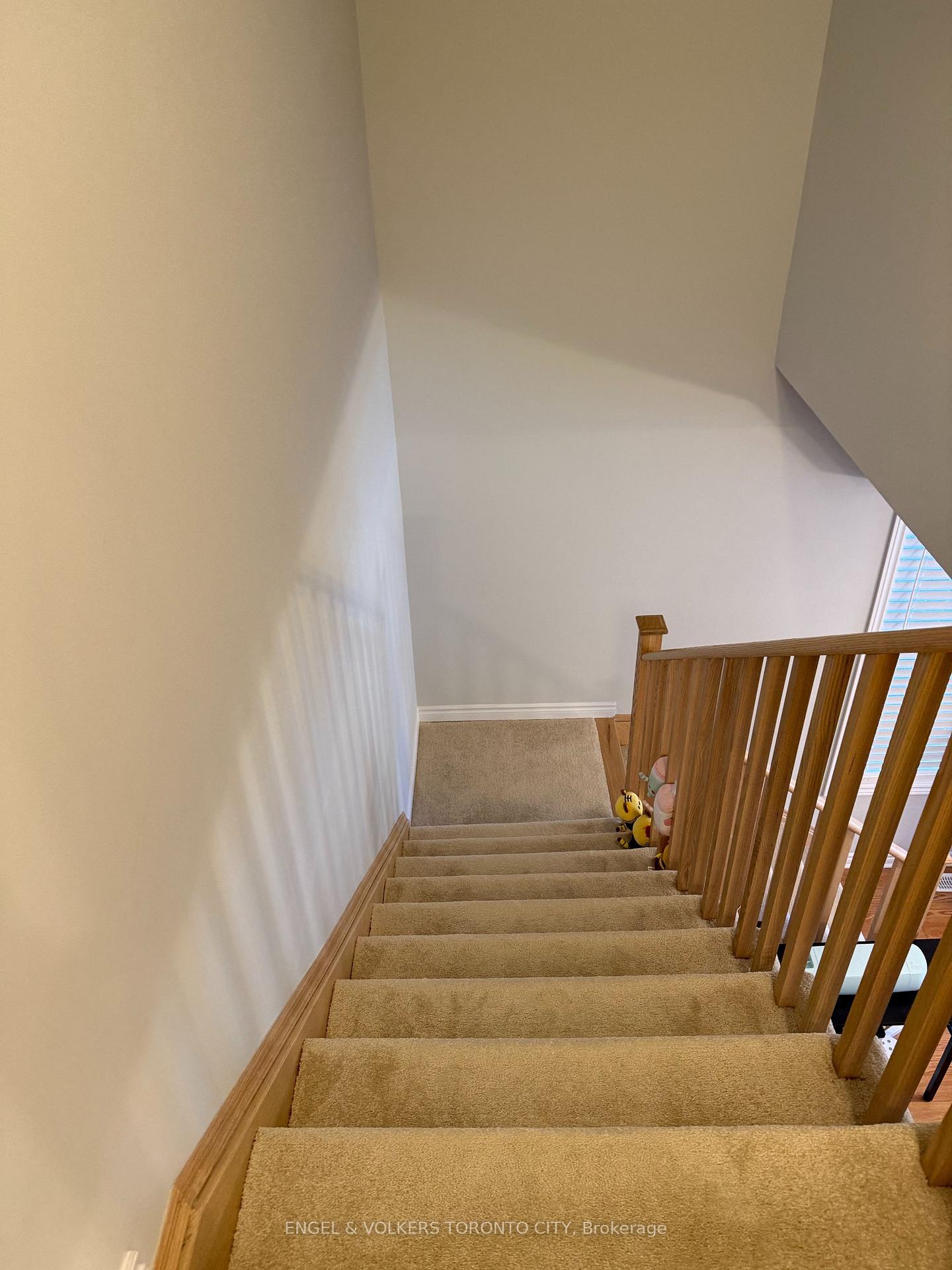 Photo 9 of 1024 Porcupine Path, Oshawa, Kedron — HOMEH